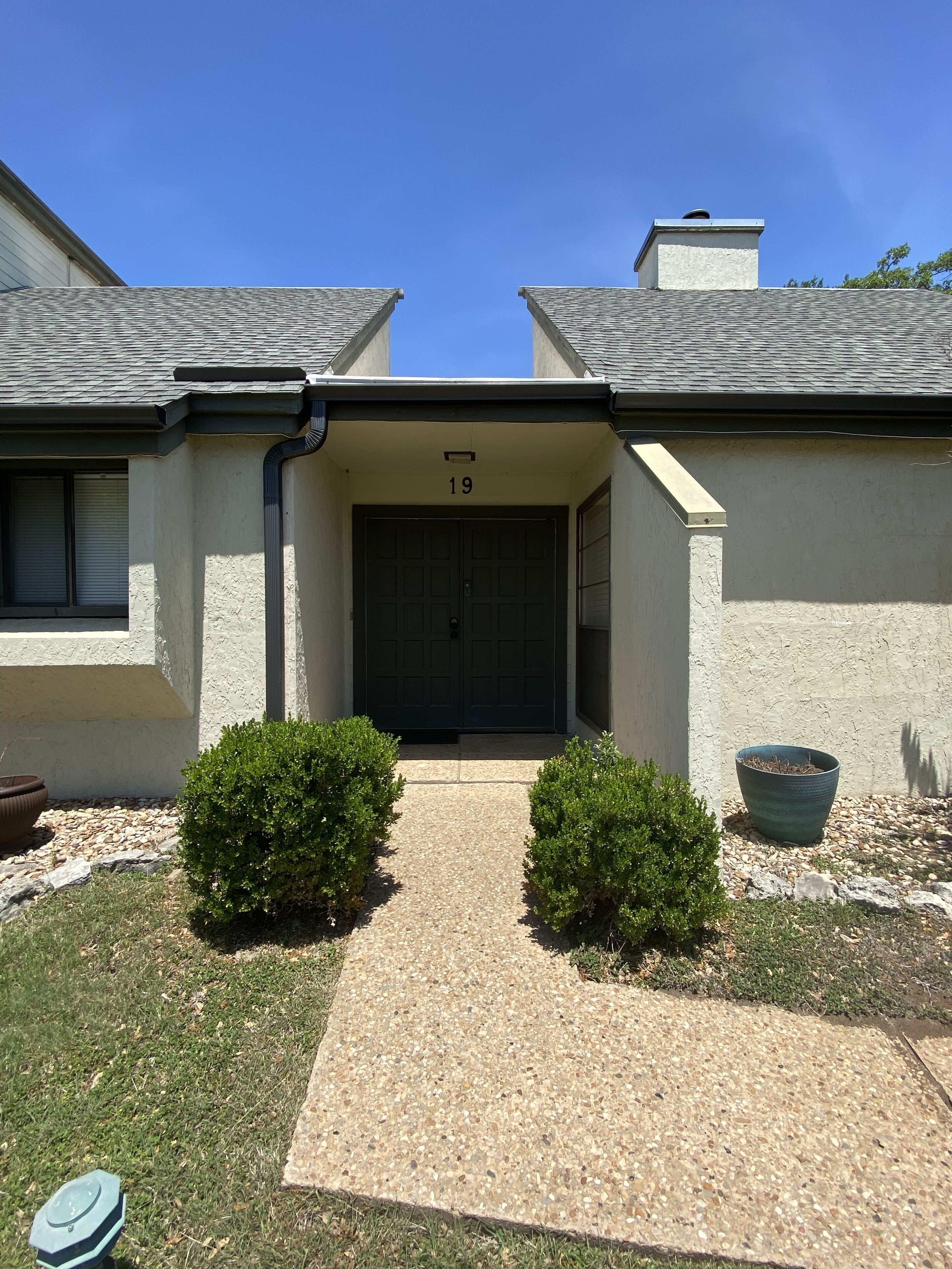 Lakeway Lakeview condo