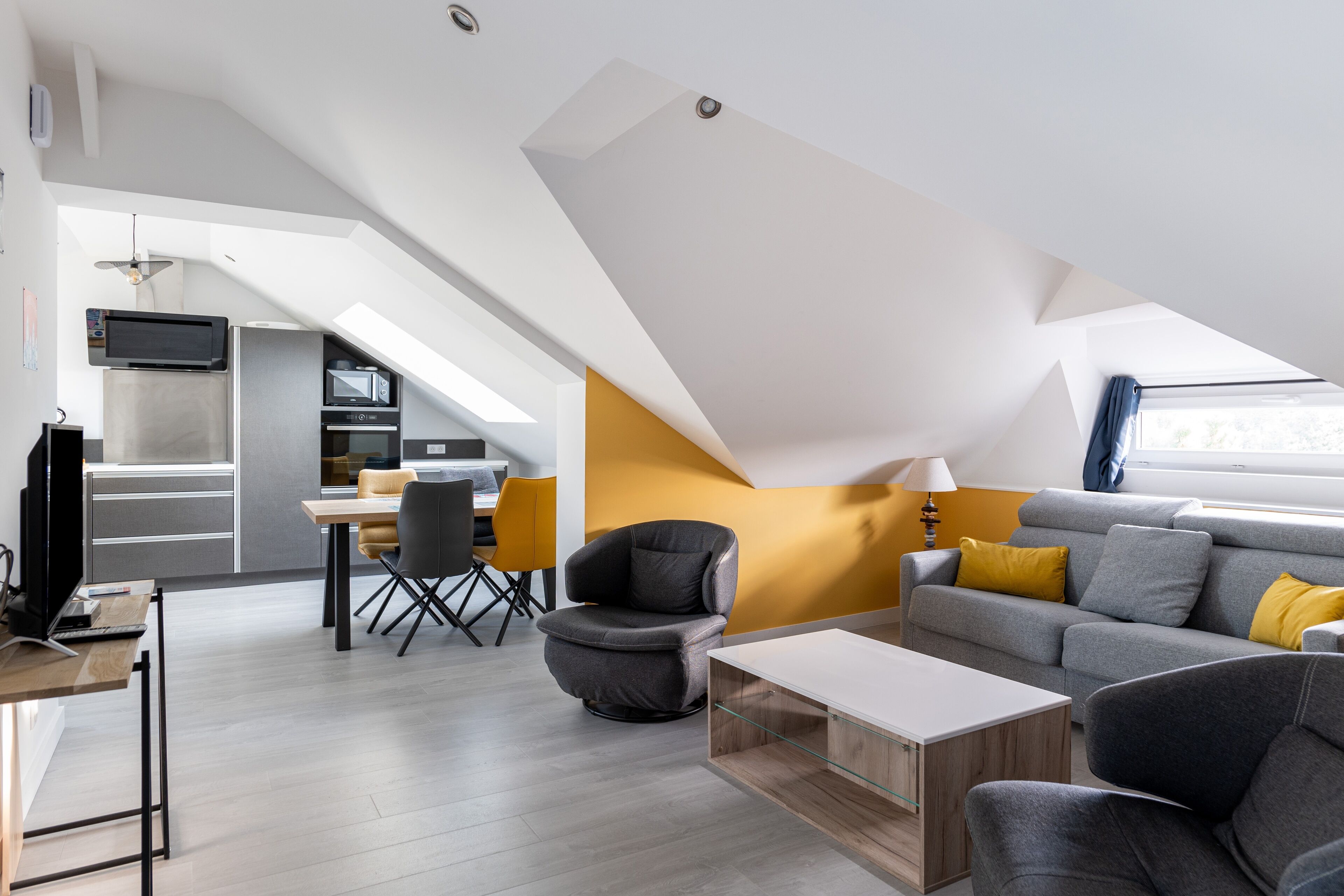Pomme de Pin - One Bedroom Apartment, Sleeps 4