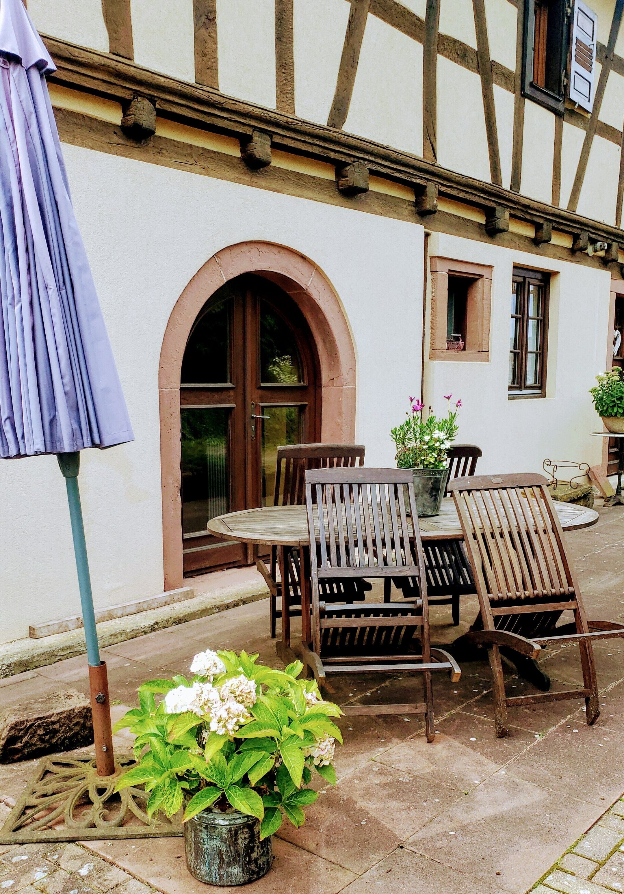 ROMANTIC COTTAGE AT THE SMALL FOUNTAIN ON THE SINGLE LEVEL IN THE ALSACIAN HOUSE.