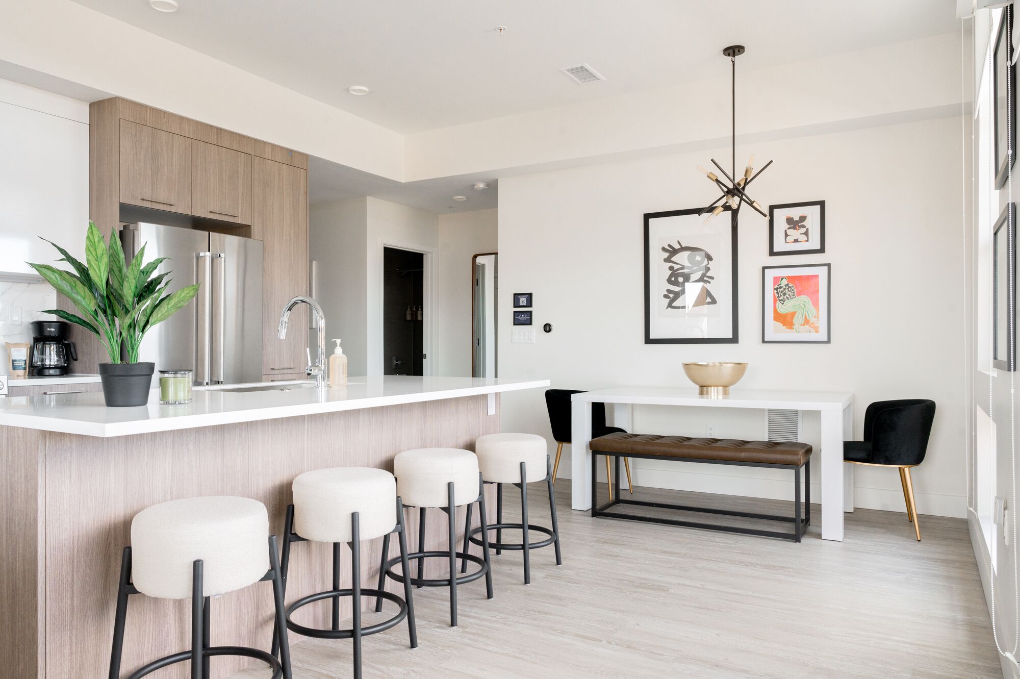 Chic Gallery Loft | Amazing Deck | Zuni Lofts
