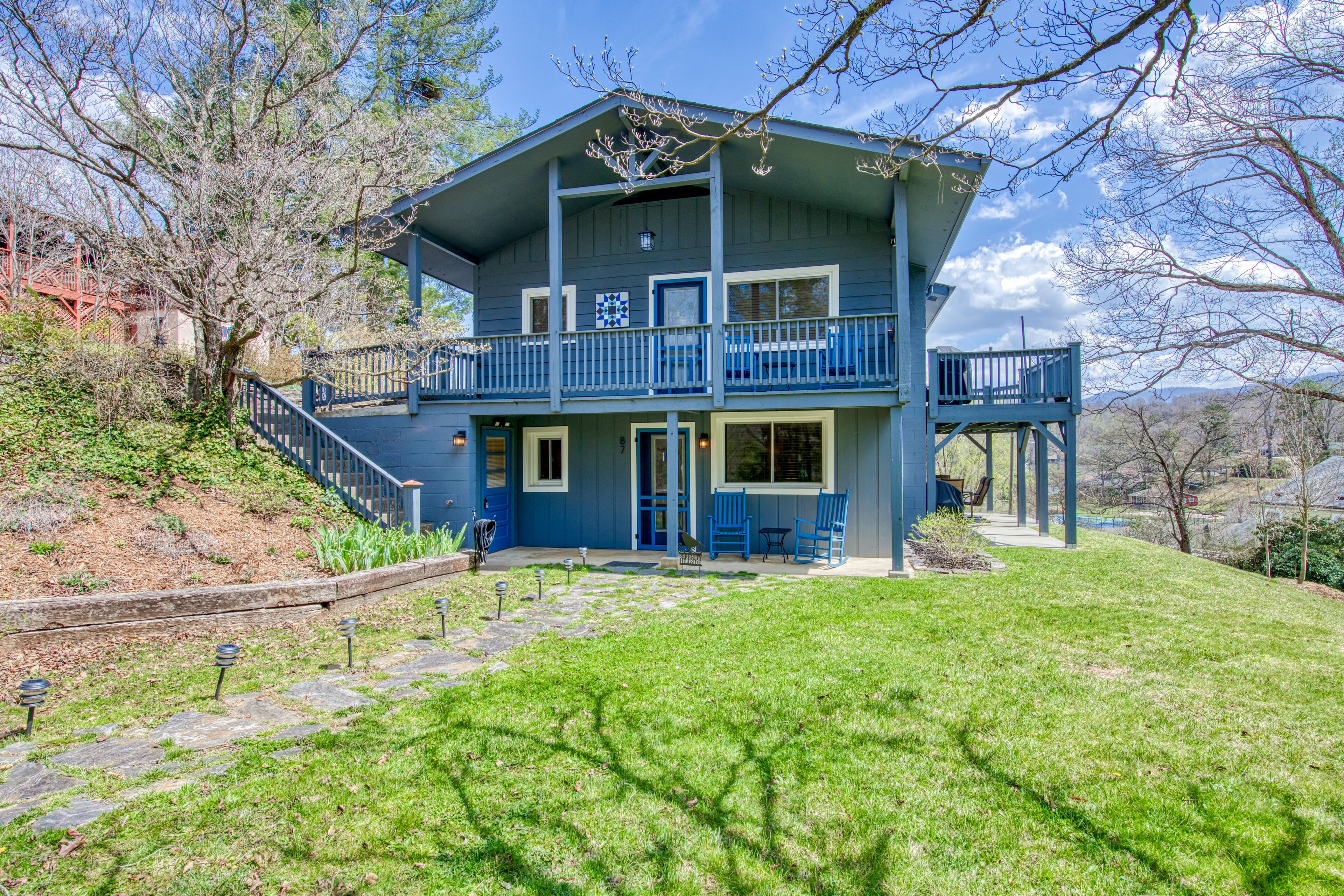 Lake Junaluska Retreat with Patio, and Free WiFi