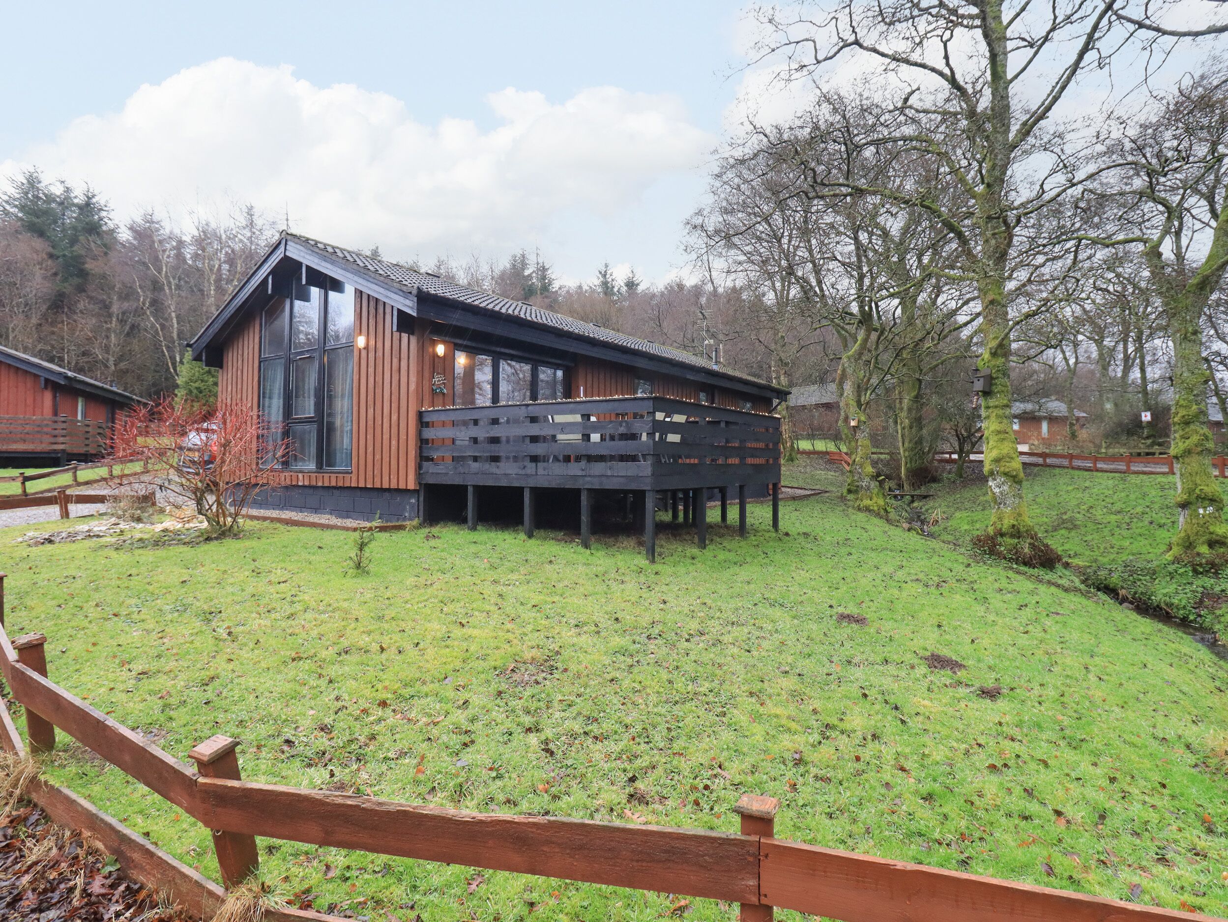 NEWSHAM LODGE, family friendly, with open fire in Penrith