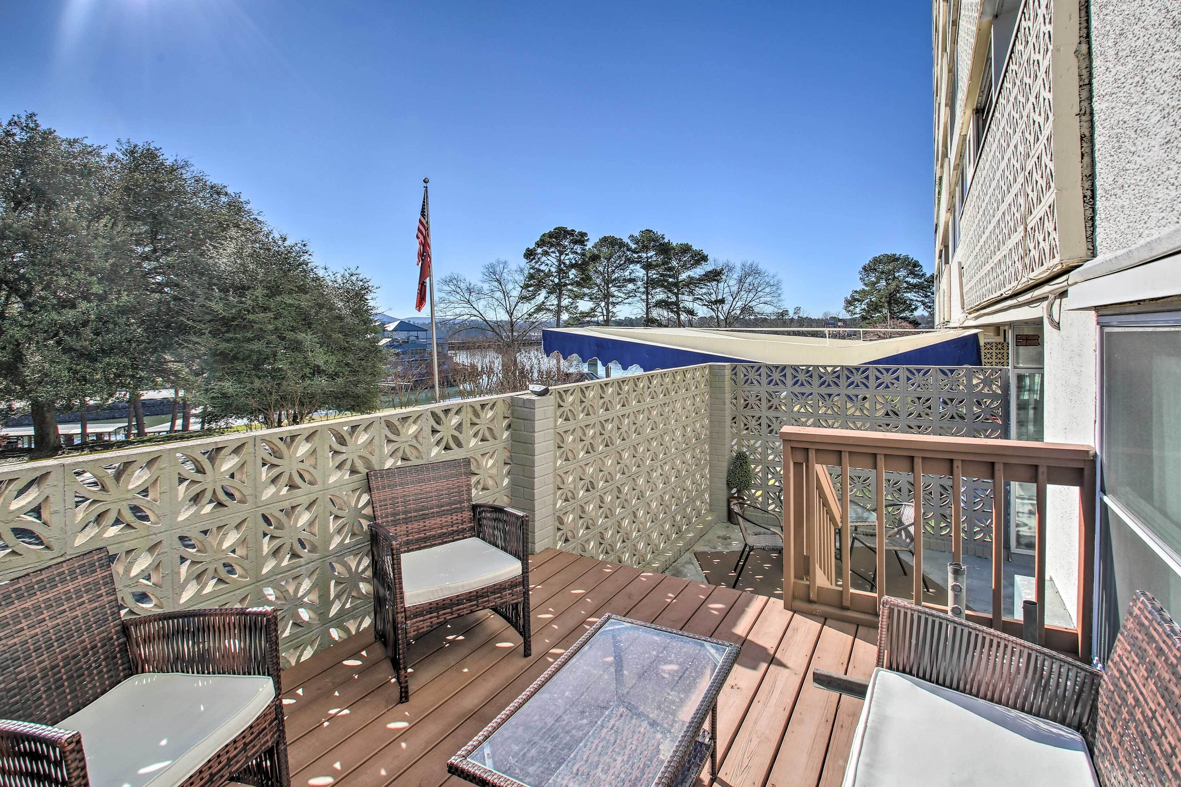 Stunning Hot Springs Condo on Lake Hamilton!
