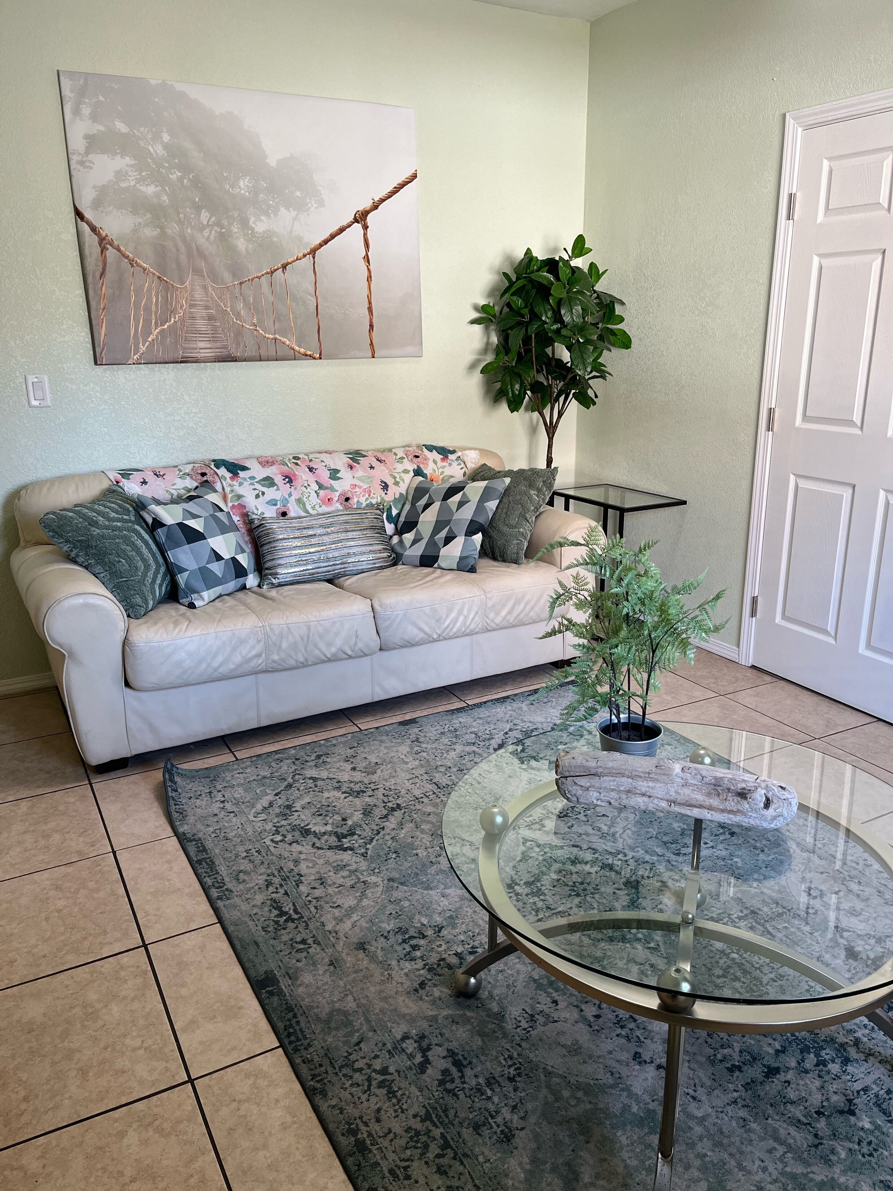  Lovely Fantasy Green, centrally located to visit National Parks, S.F. Wineries+