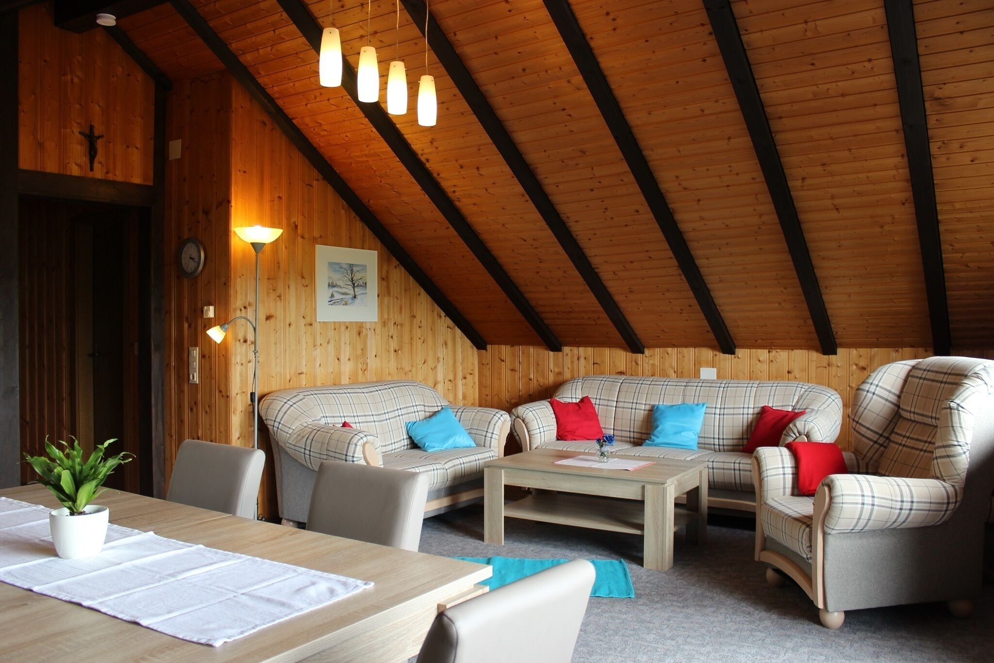 Apartment on the top floor (80sqm) with 2 bedrooms and balcony
