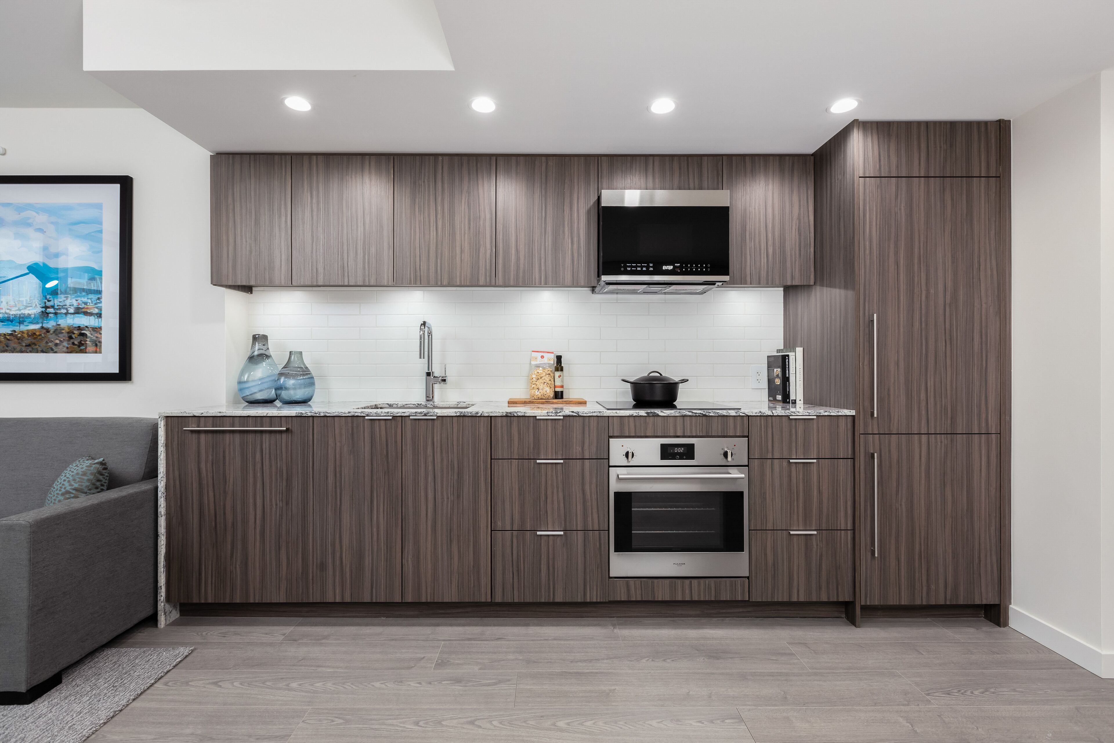 Beautifully Furnished, One Bedroom Apartment in Trendy Beach District