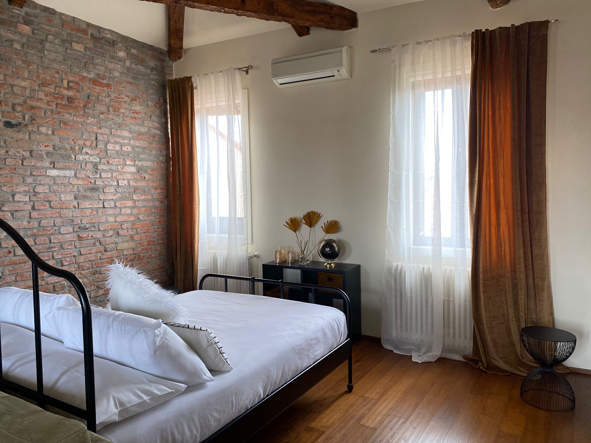 DUOMO Murano Apartment with Canal view