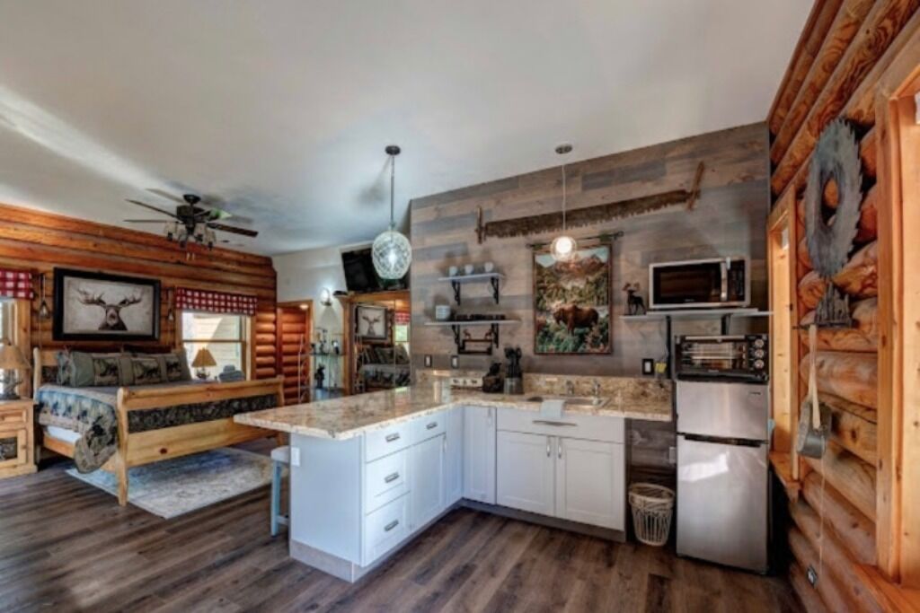 Log Cabin in Redding, CA *Great Reviews*