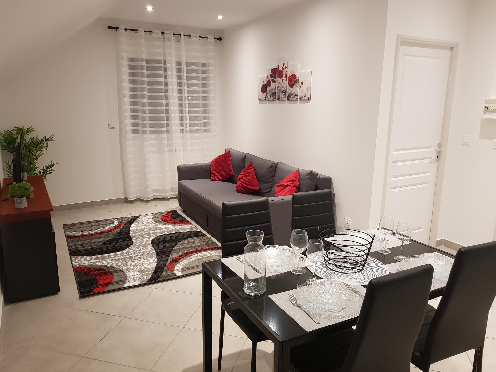 MAGNIFICENT 2 ROOMS 20 MIN FROM PARIS