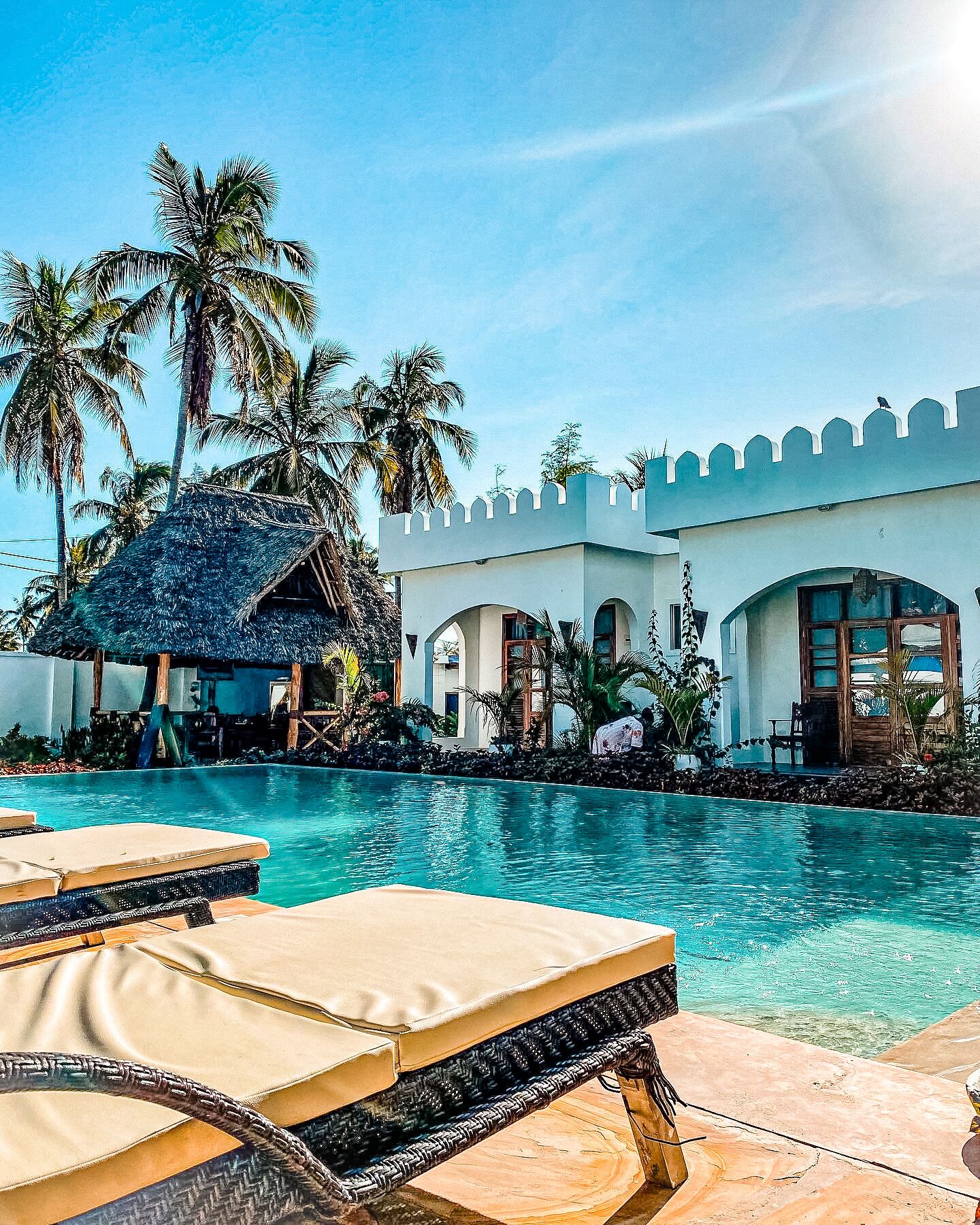 Private boutique hotel - few steps from the beach!