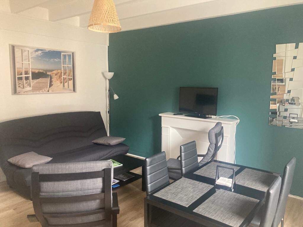5 km from the beaches: 2 rooms + bathroom 5 km from the beach
