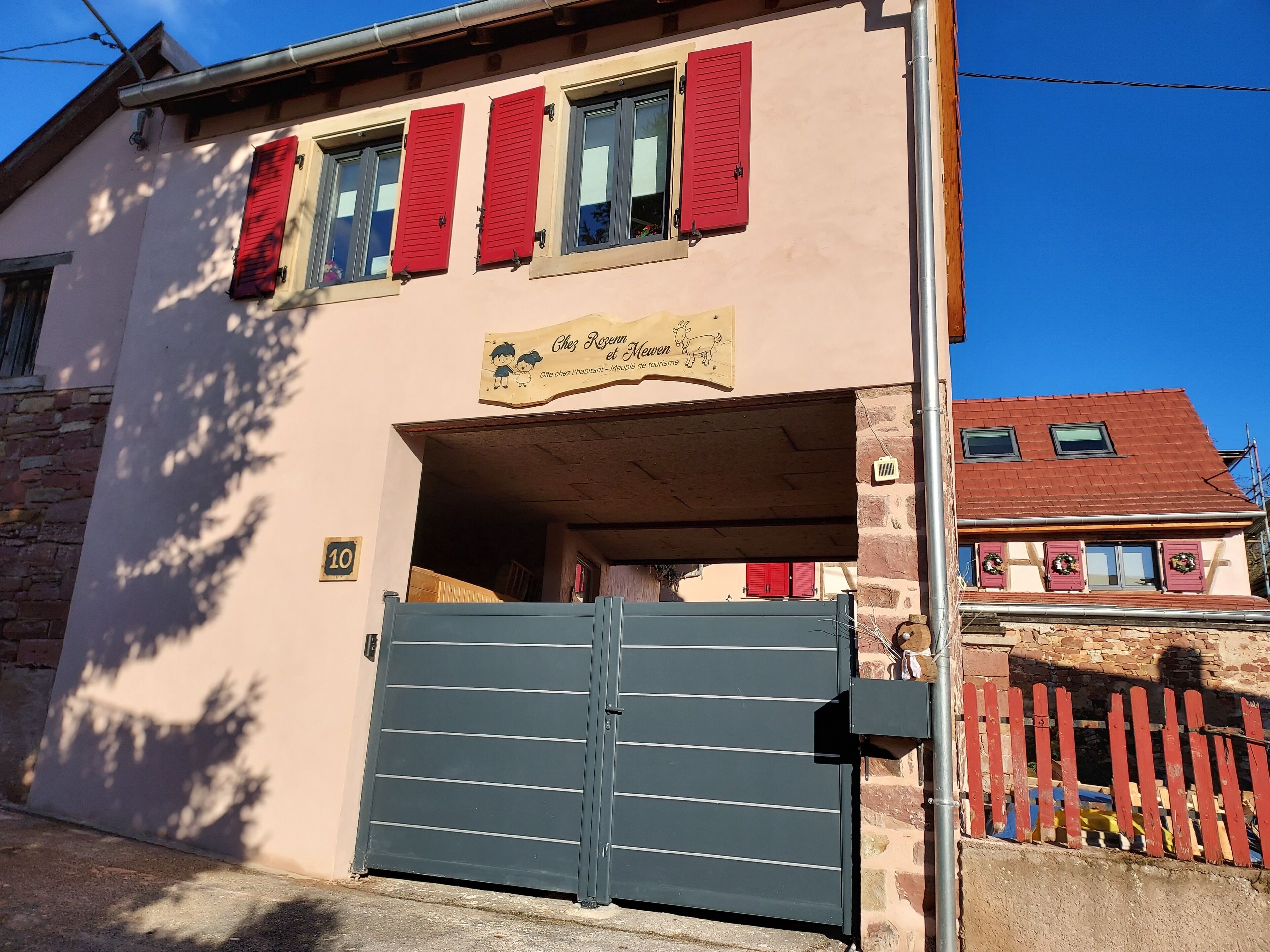 Gîte "Chez Rozenn & Mewen" in an old renovated farmhouse