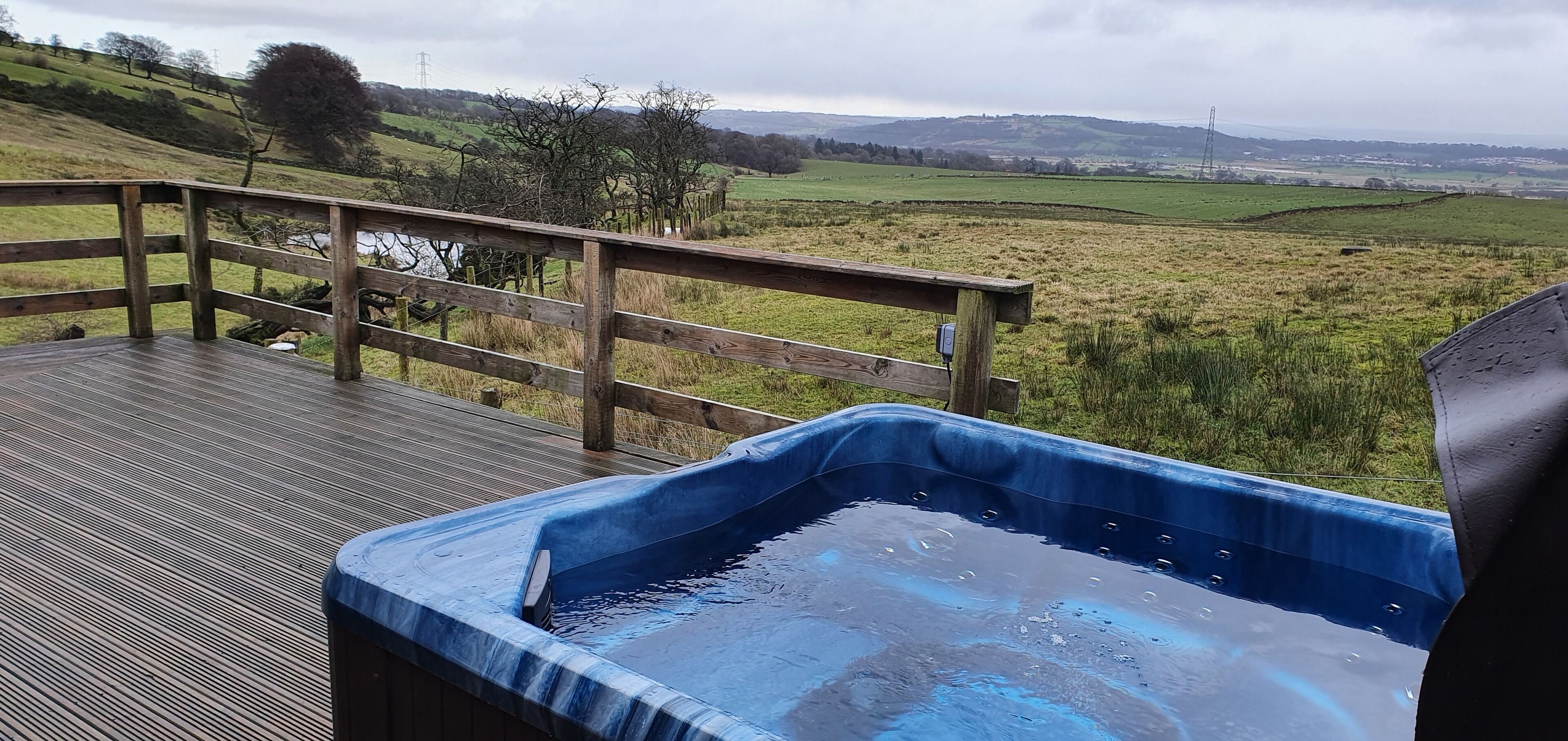Tay Lodge 3 bedroom 2 bathroom with stunning views and hot tub