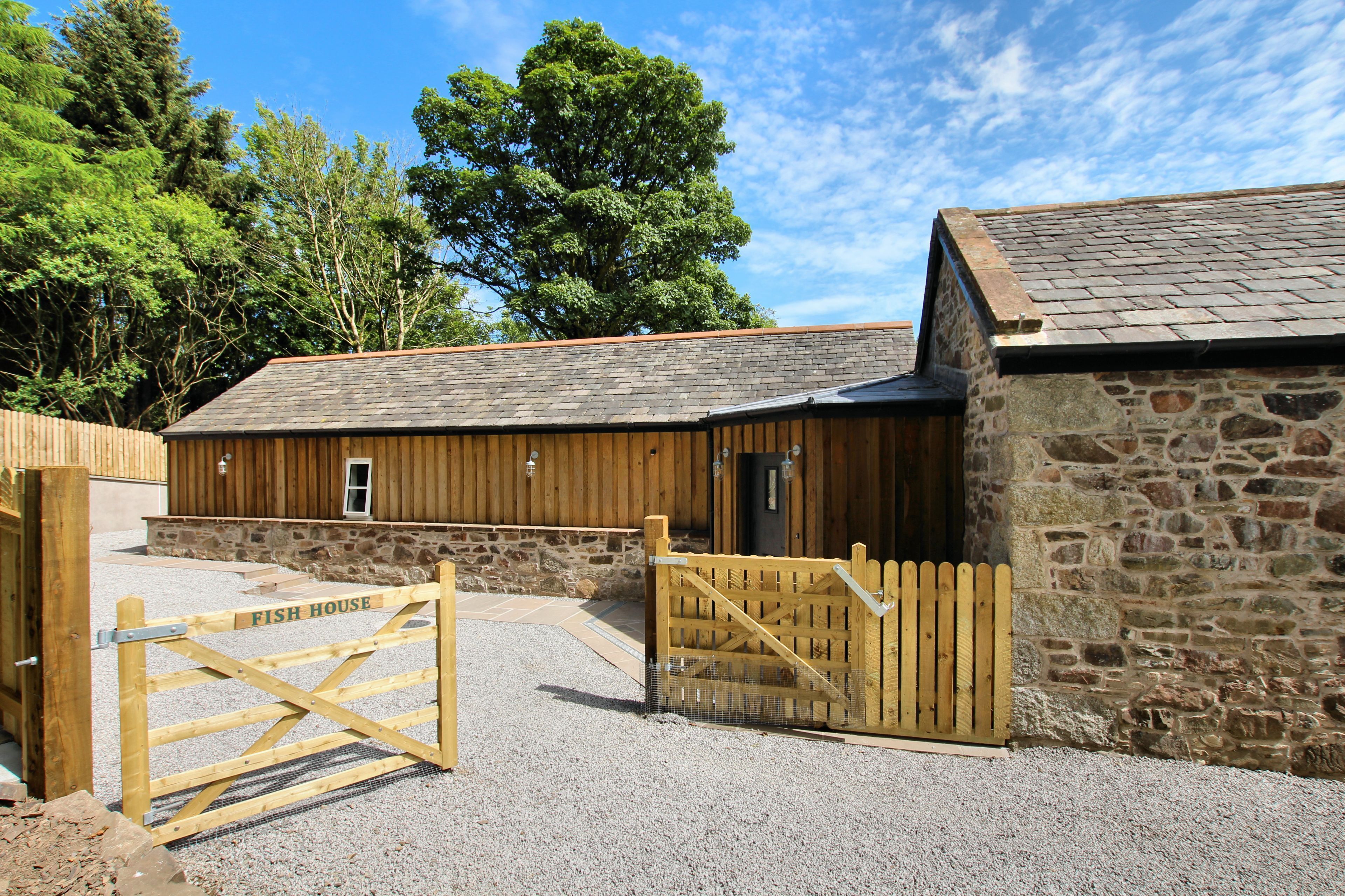 The Fish House -  a cottage that sleeps 4 guests  in 2 bedrooms