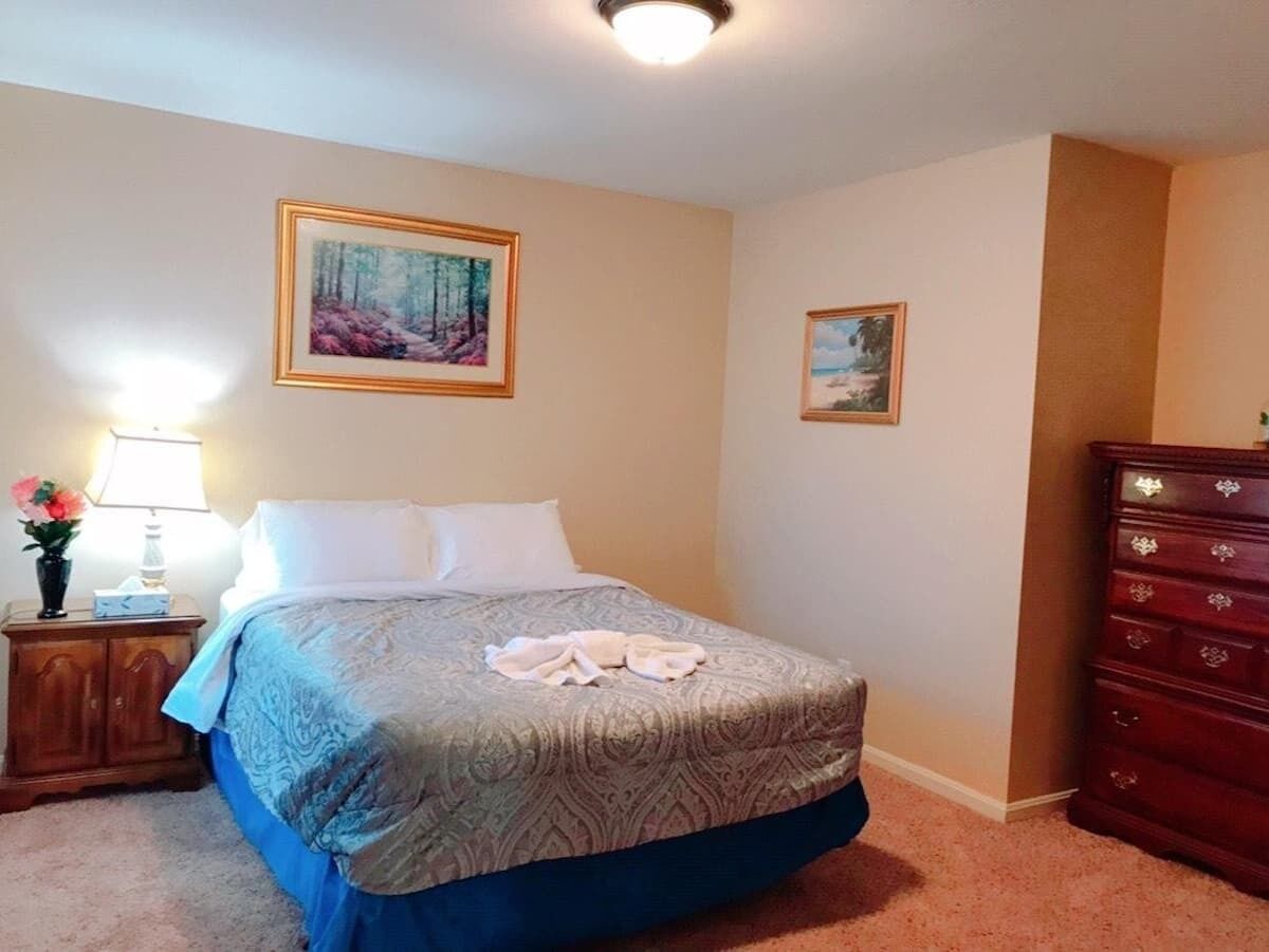 Beautiful apartment Gem in Historic Downtown Location. Perfect for Longterm stay