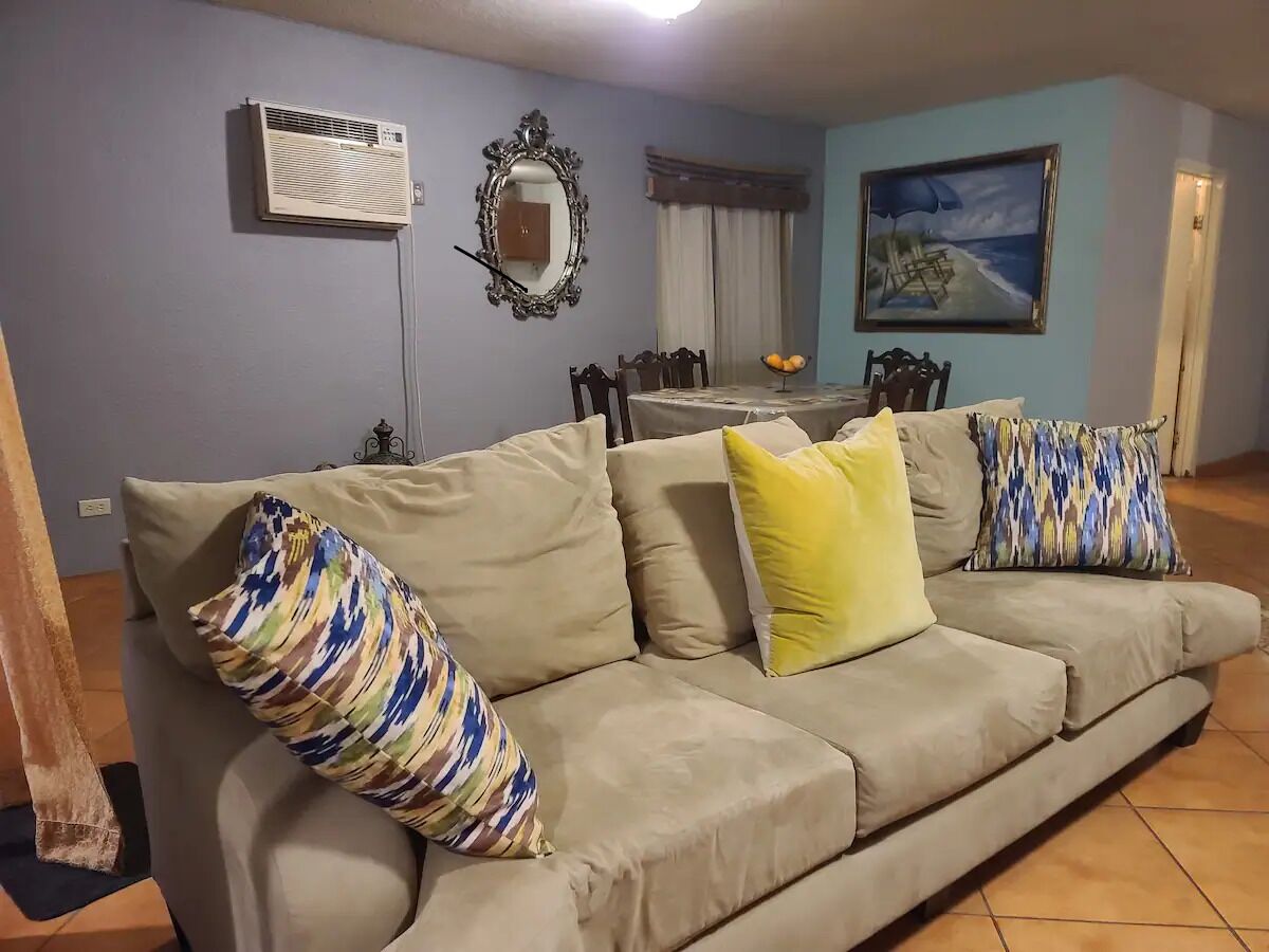 PRIVATE, COMFORTABLE & SPACIOUS! NEAR THE  MARINA, BEACHES & DOWNTOWN! CONDO 302