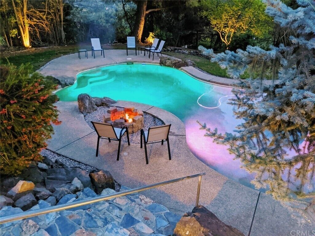 1/2 Acre Yosemite Country Club Style Home! Pool / Hot tub / Sauna / Huge deck! 
