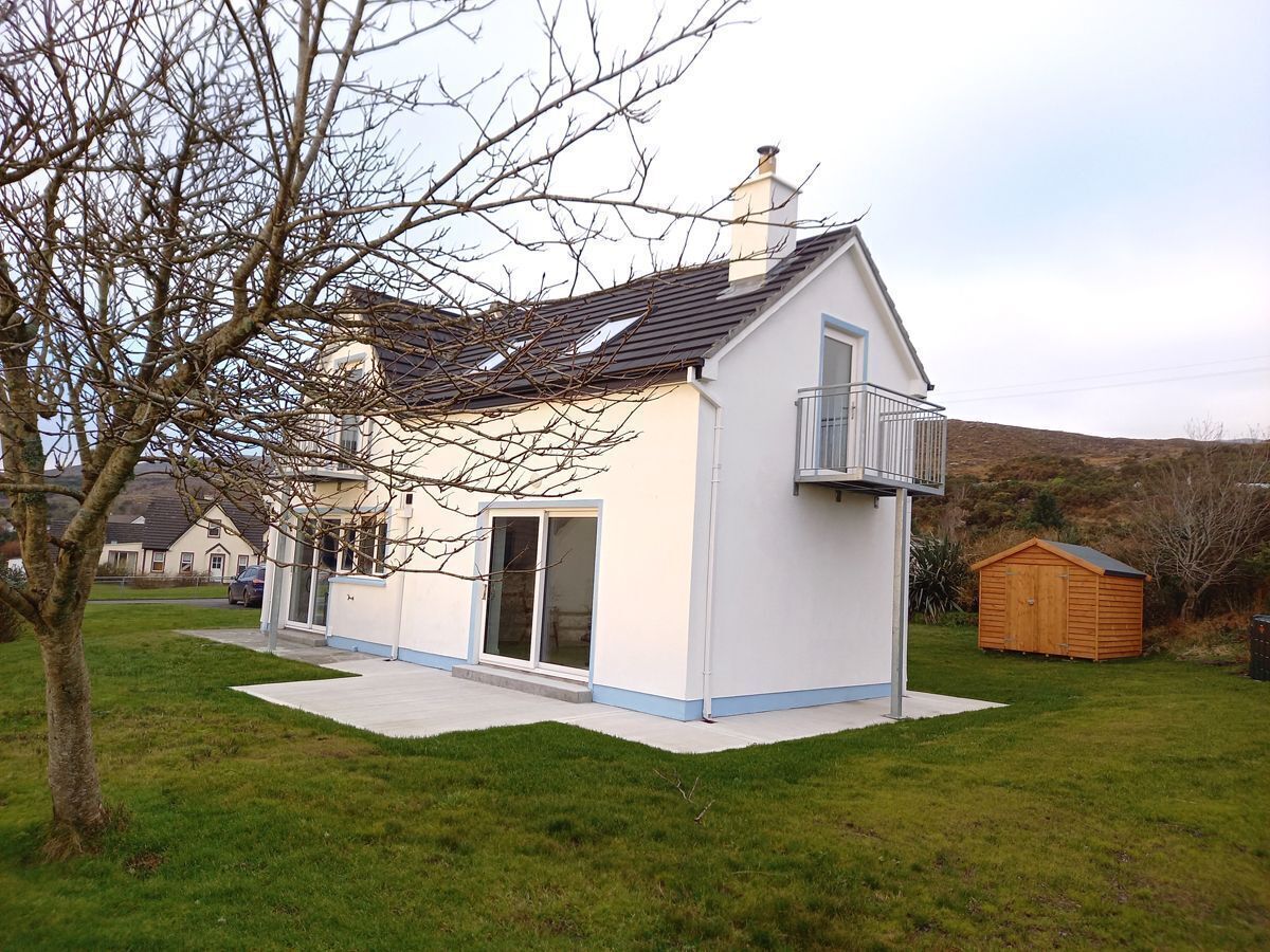 M030 3 Clew Bay Cottages, Mulranny-4 Bedroom-Sleeps 8