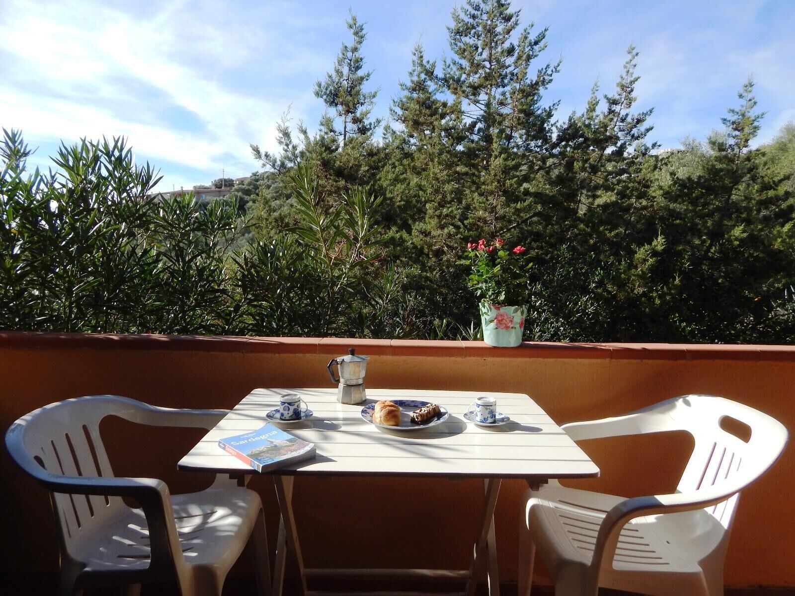 MONO ISTANA: near the beach of Porto Istana 