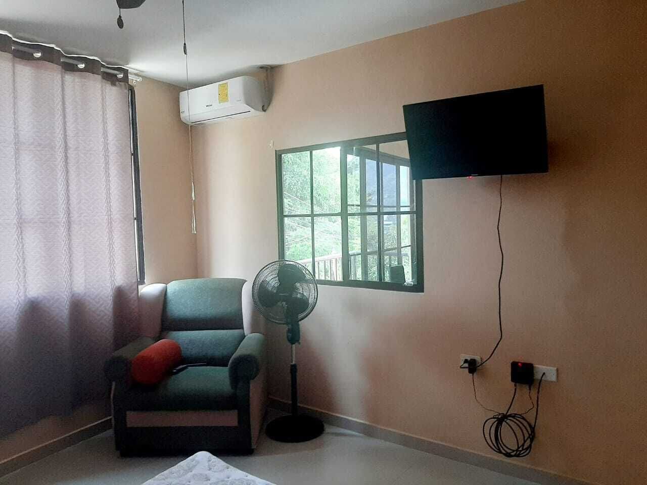 Apartment, 20min from airport, beach!