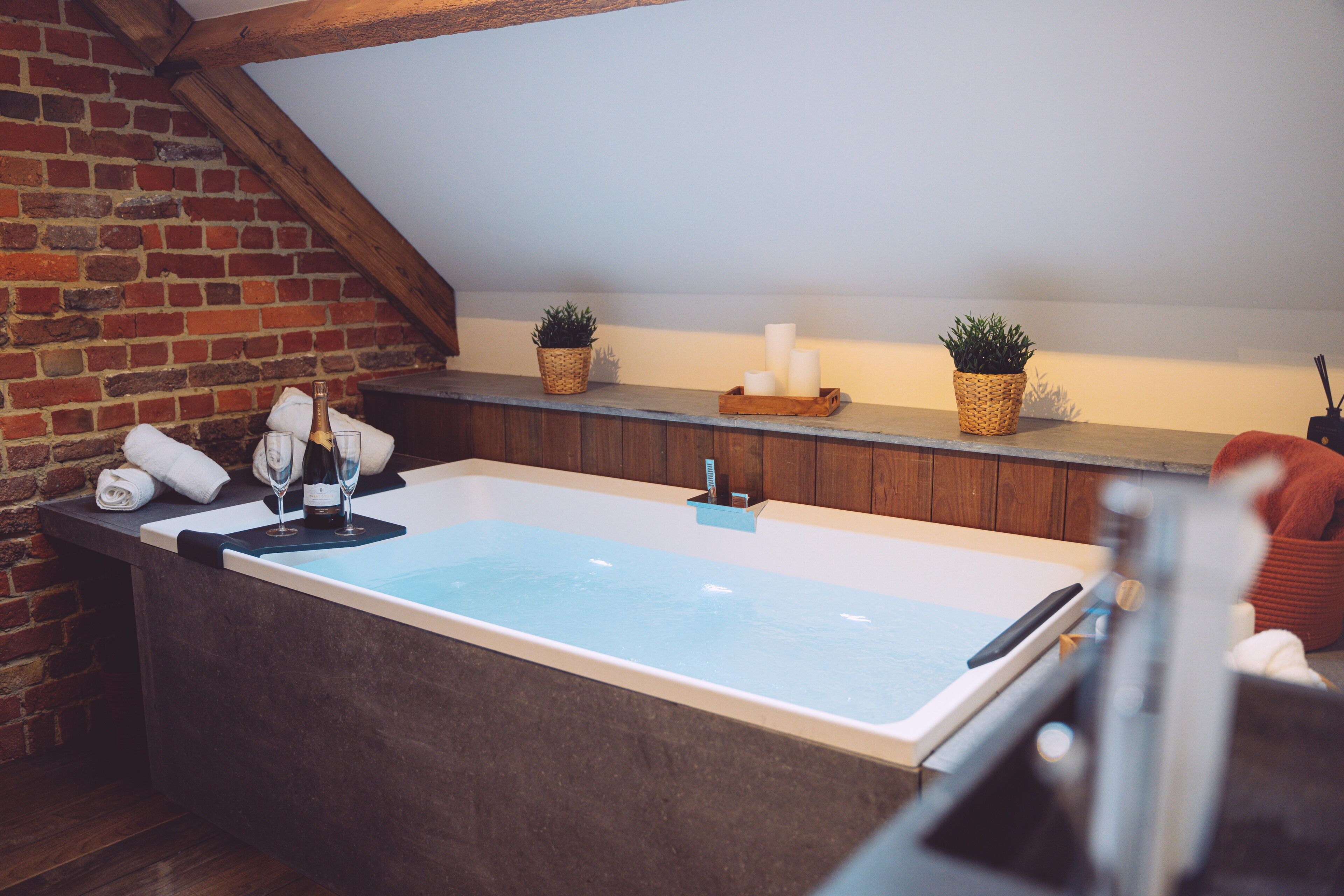 The Cabin - Bath & Bubble