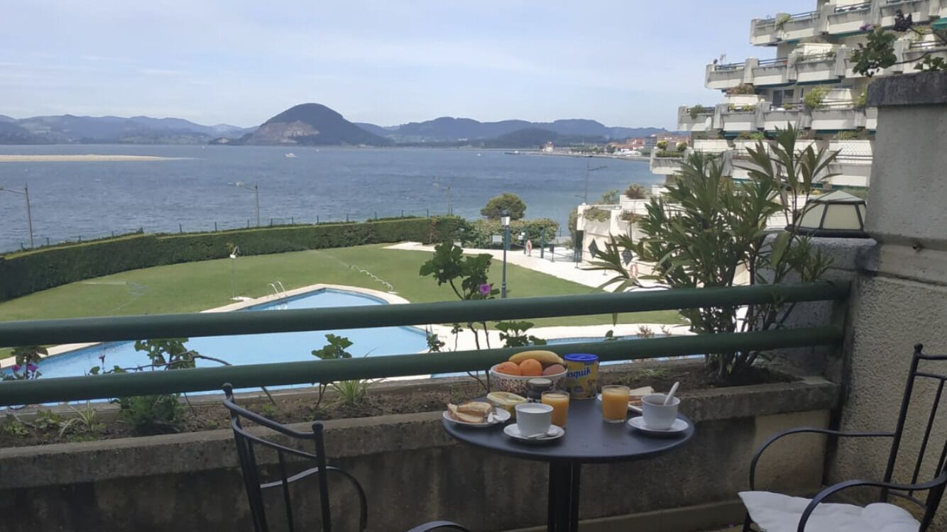 Santoña: on the beach and very close to downtown