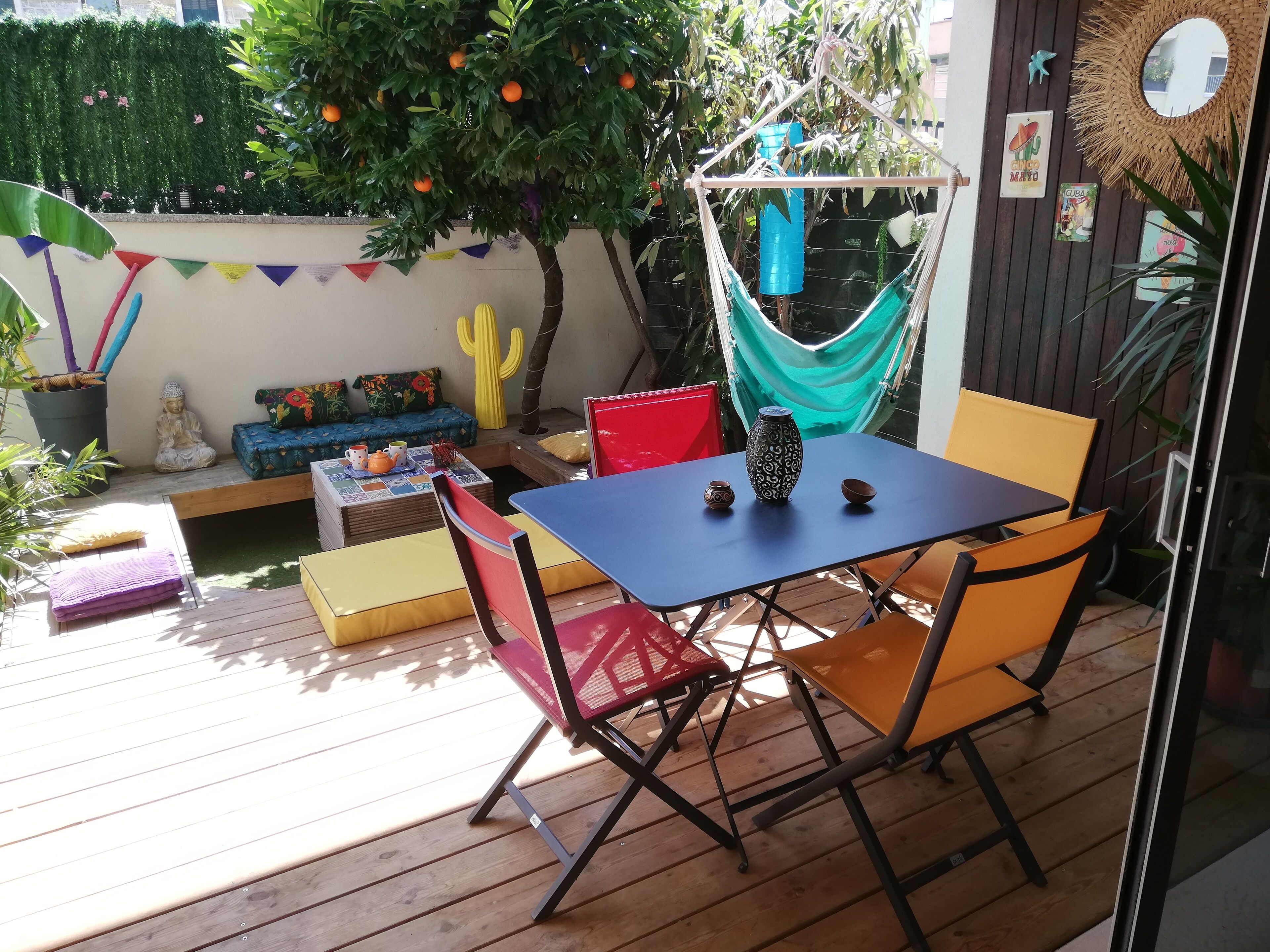 The flowered patio of Marie