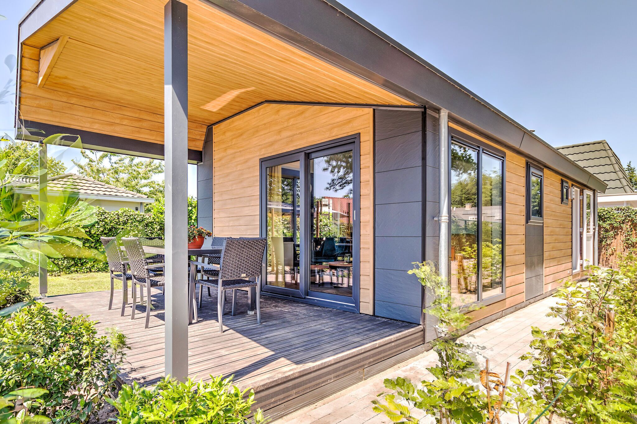 Beautiful bungalow with jacuzzi in Kaatsheuvel