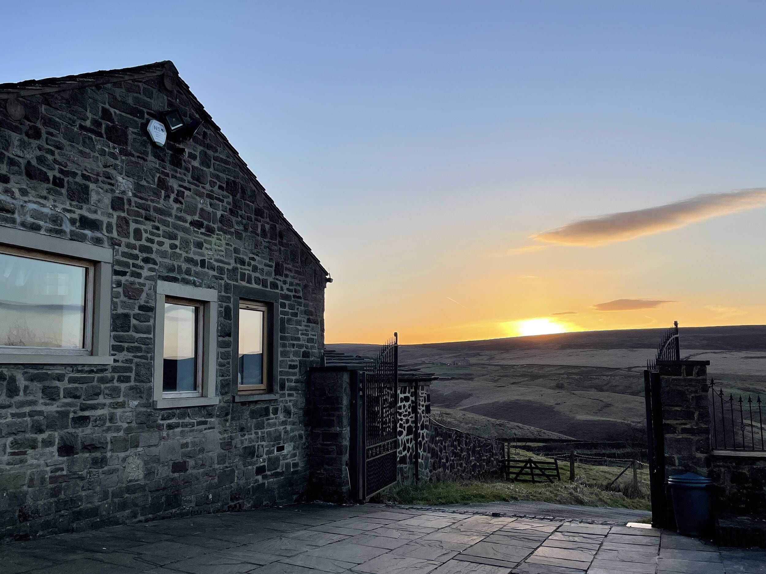 THE SALT POT, romantic, character holiday cottage in Oakworth