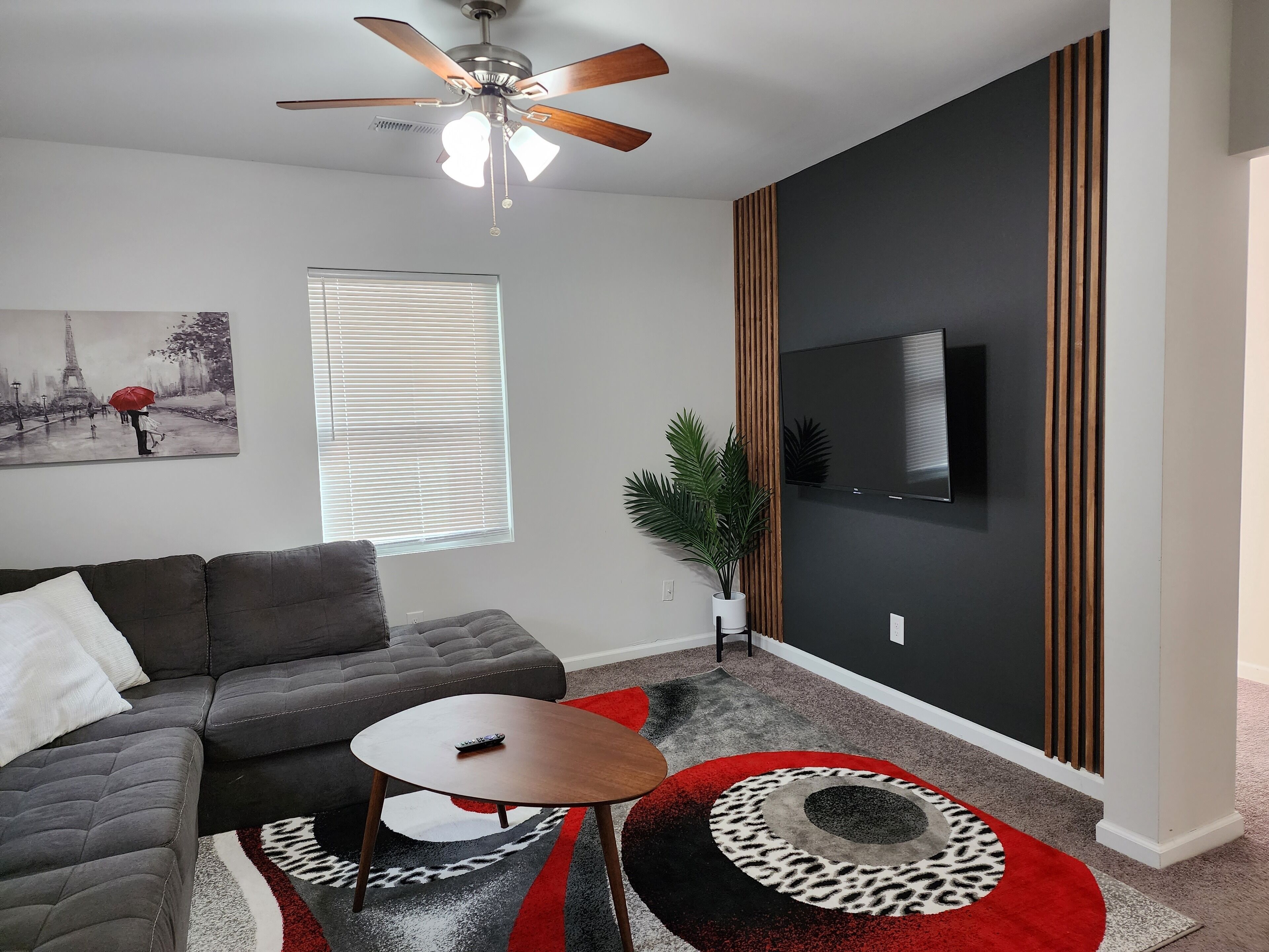 2 Bedroom Midtown Retreat Cozy Quiet Parking Washer/Dryer great deals on 30days+