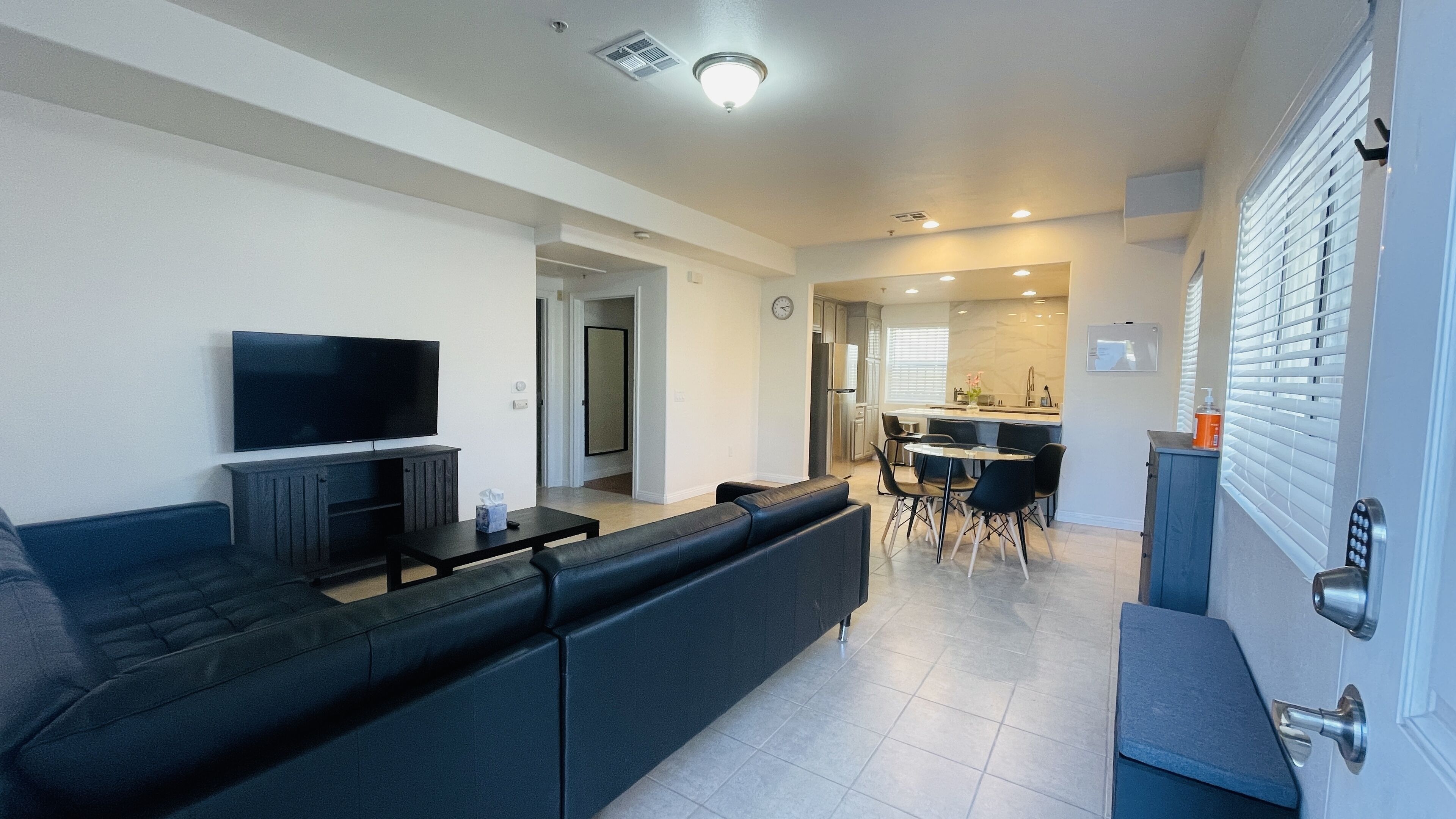 Convenient 2BD 1BA with Parking near DTLA, Pasadena, Alhambra