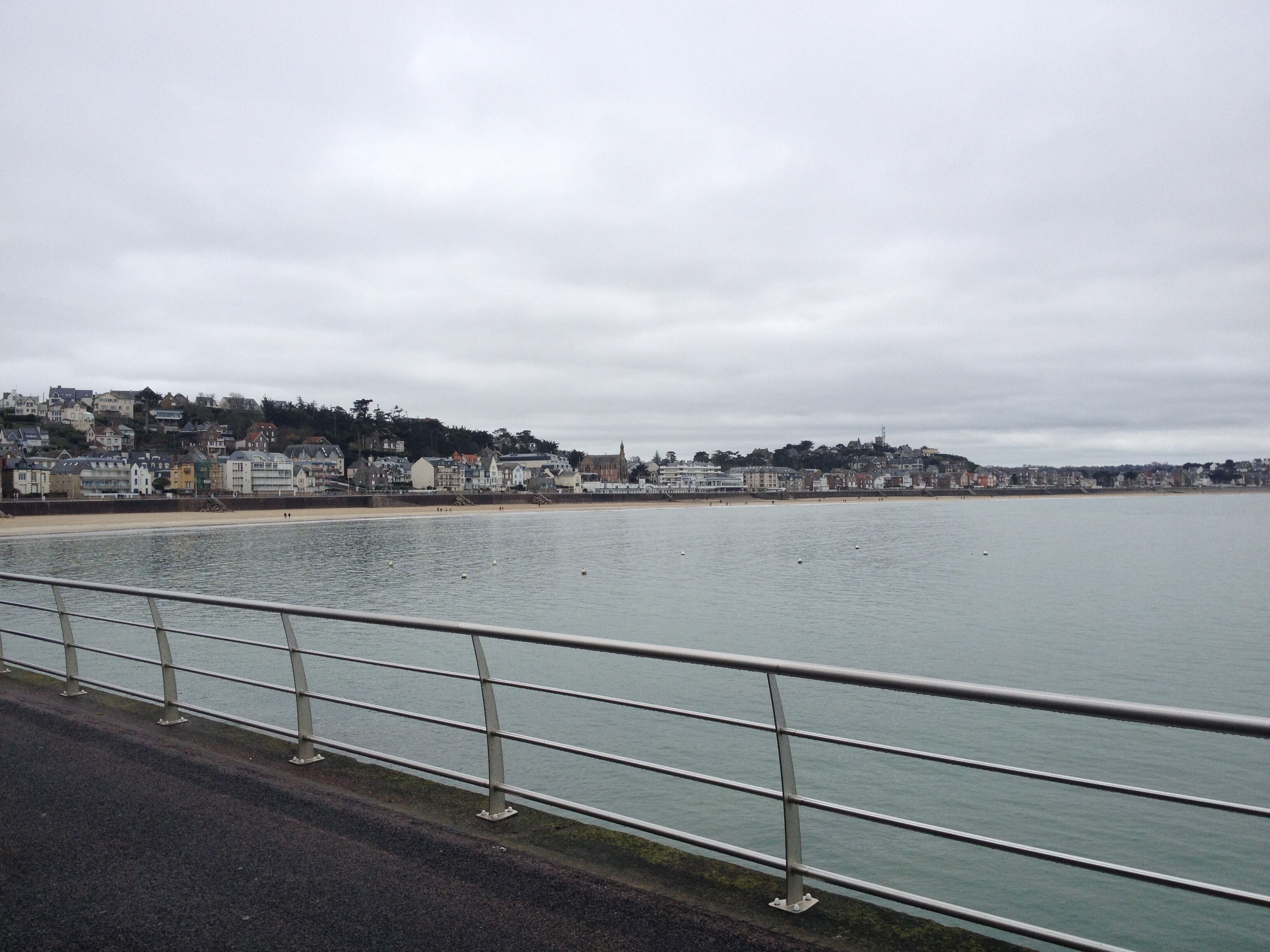 Spacious and beautiful apartment in PLANGUENOUAL