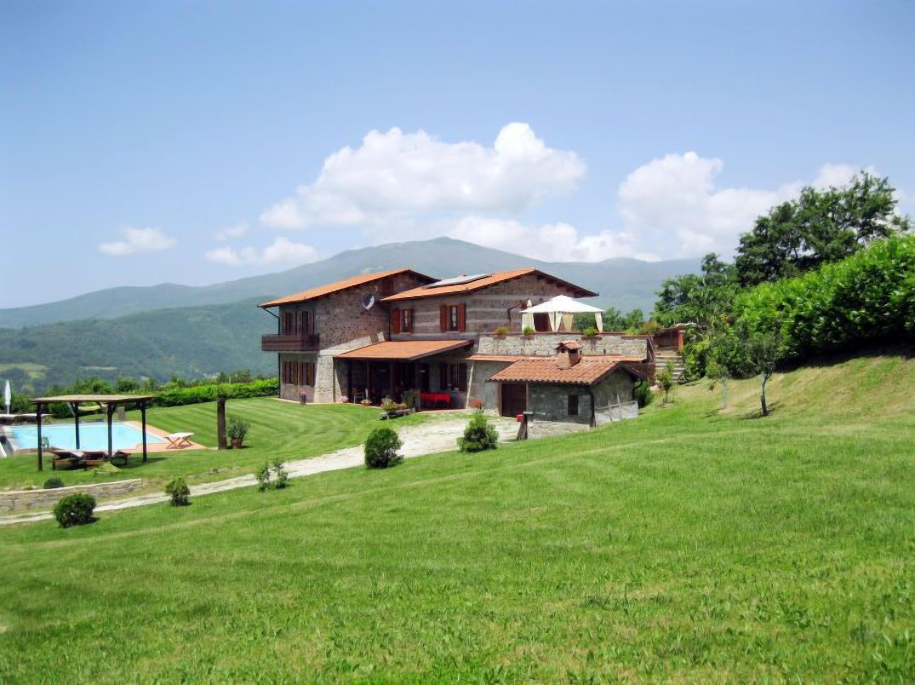 Apartment Il Girasole in Sillano - 8 persons, 3 bedrooms
