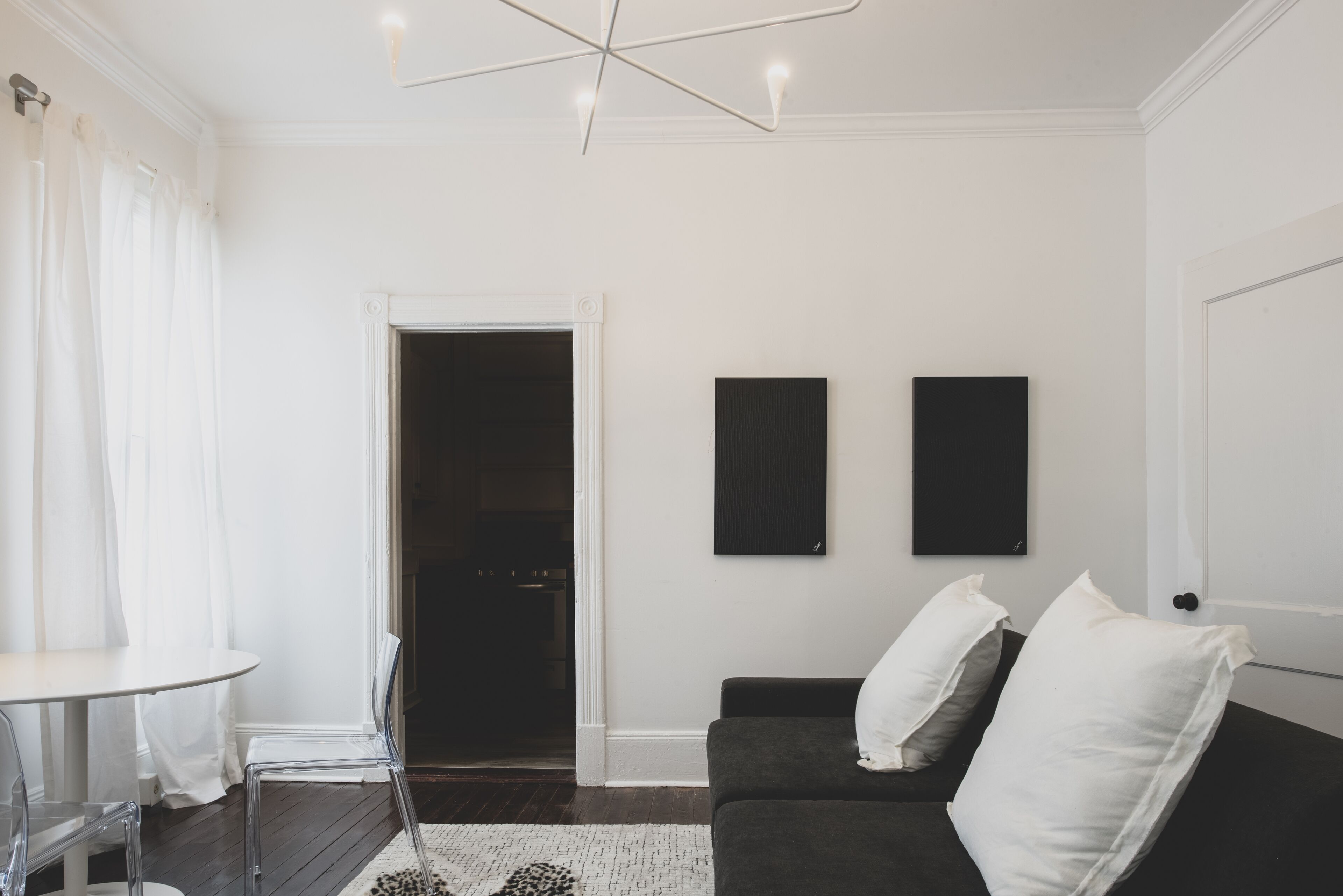 Modernist Downtown Oasis ★ Walkable Victorian District Location