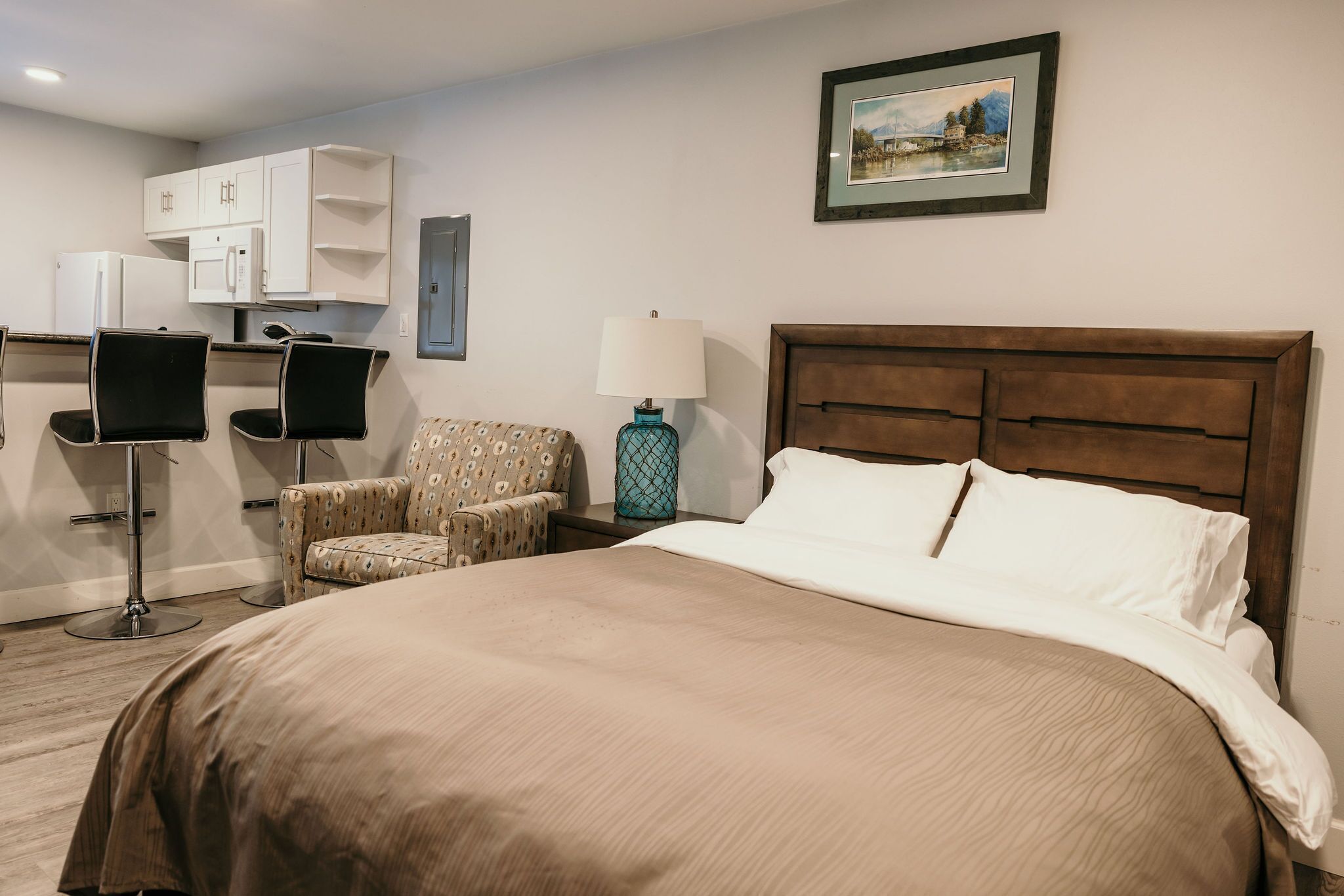 A quad-plex that offers high-end comfort, combined with easy studio living.