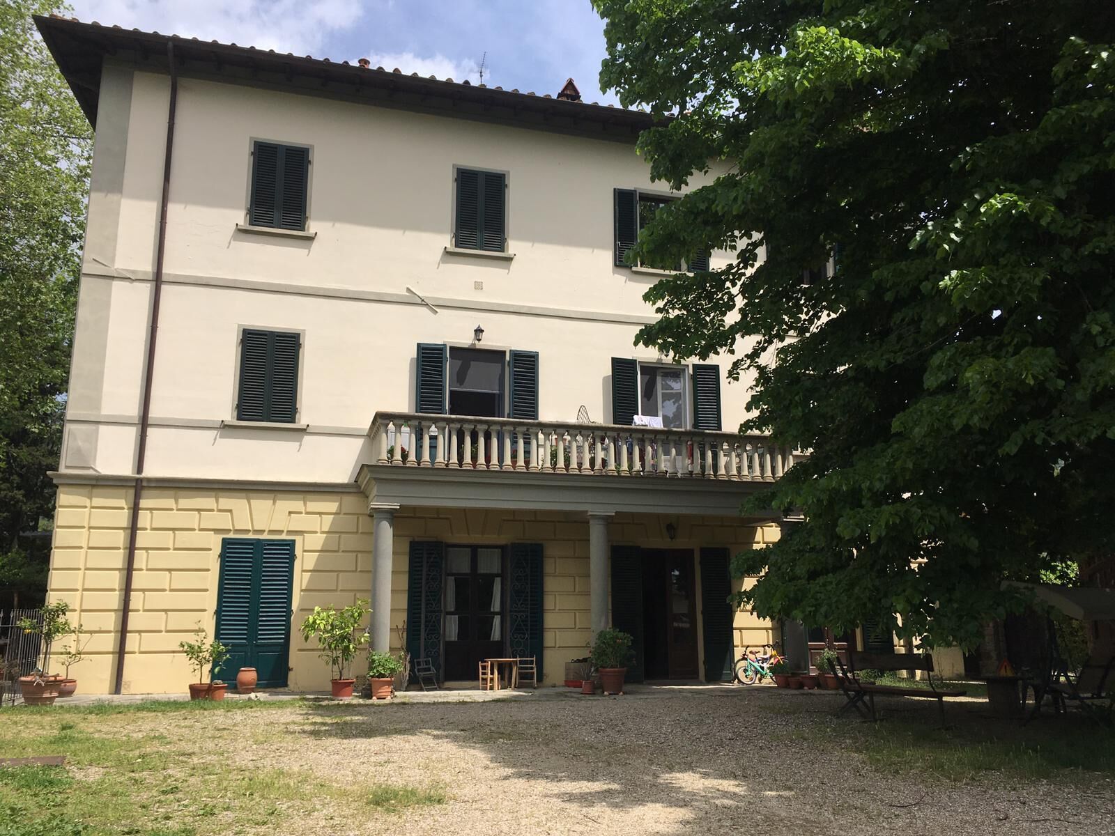 Apartment in historic villa near Florence