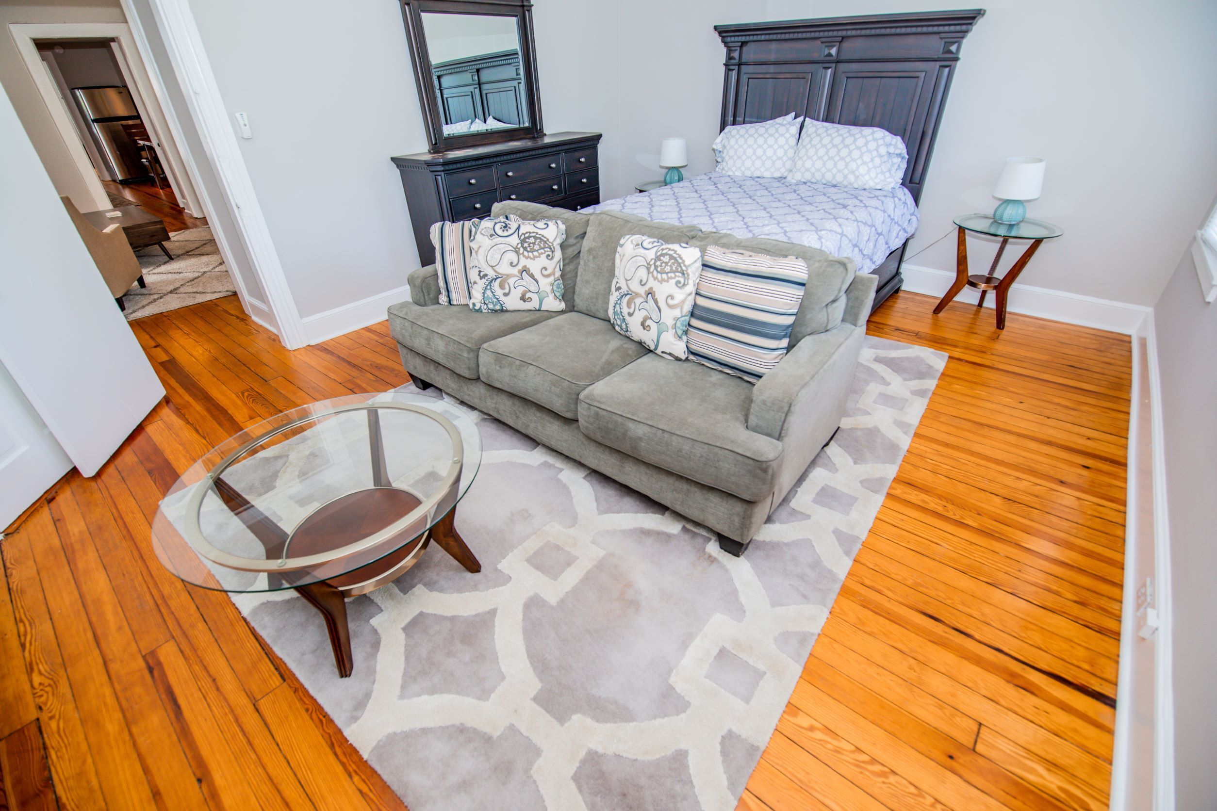 2nd floor Spacious Downtown Getaway- Across from US Naval Academy