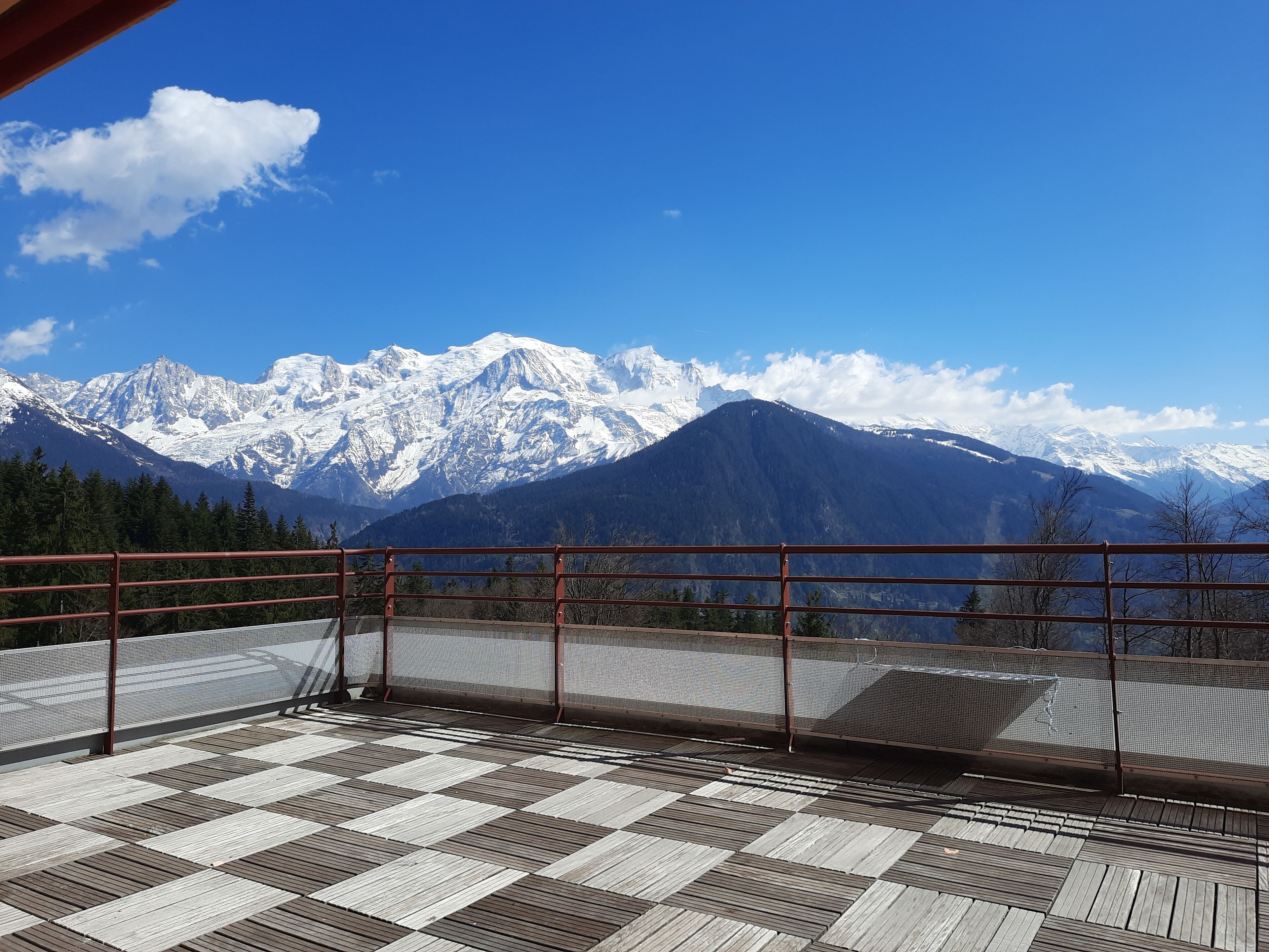3-room apartment with terrace with Mont-Blanc view