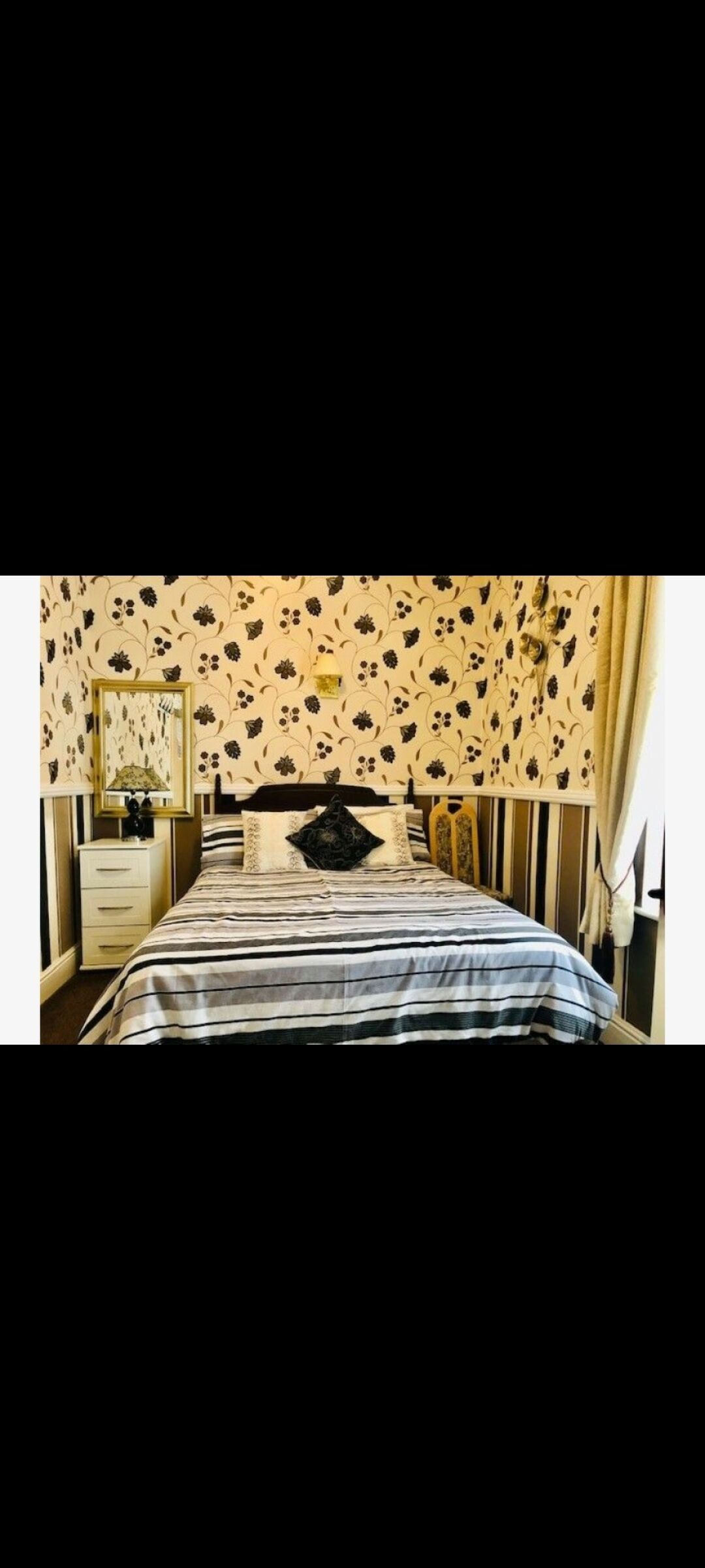 promenade pleasure beach and short 5 minutes walk to the football ground.all ro.