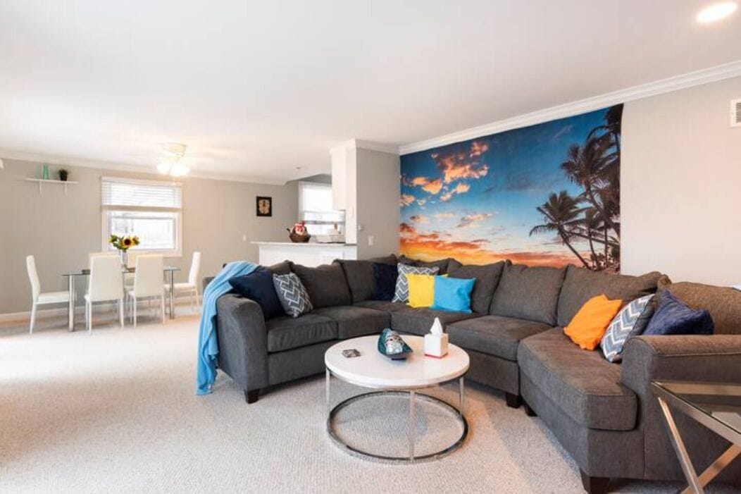 5 min to Beaumont/Close to Downtown Royal Oak