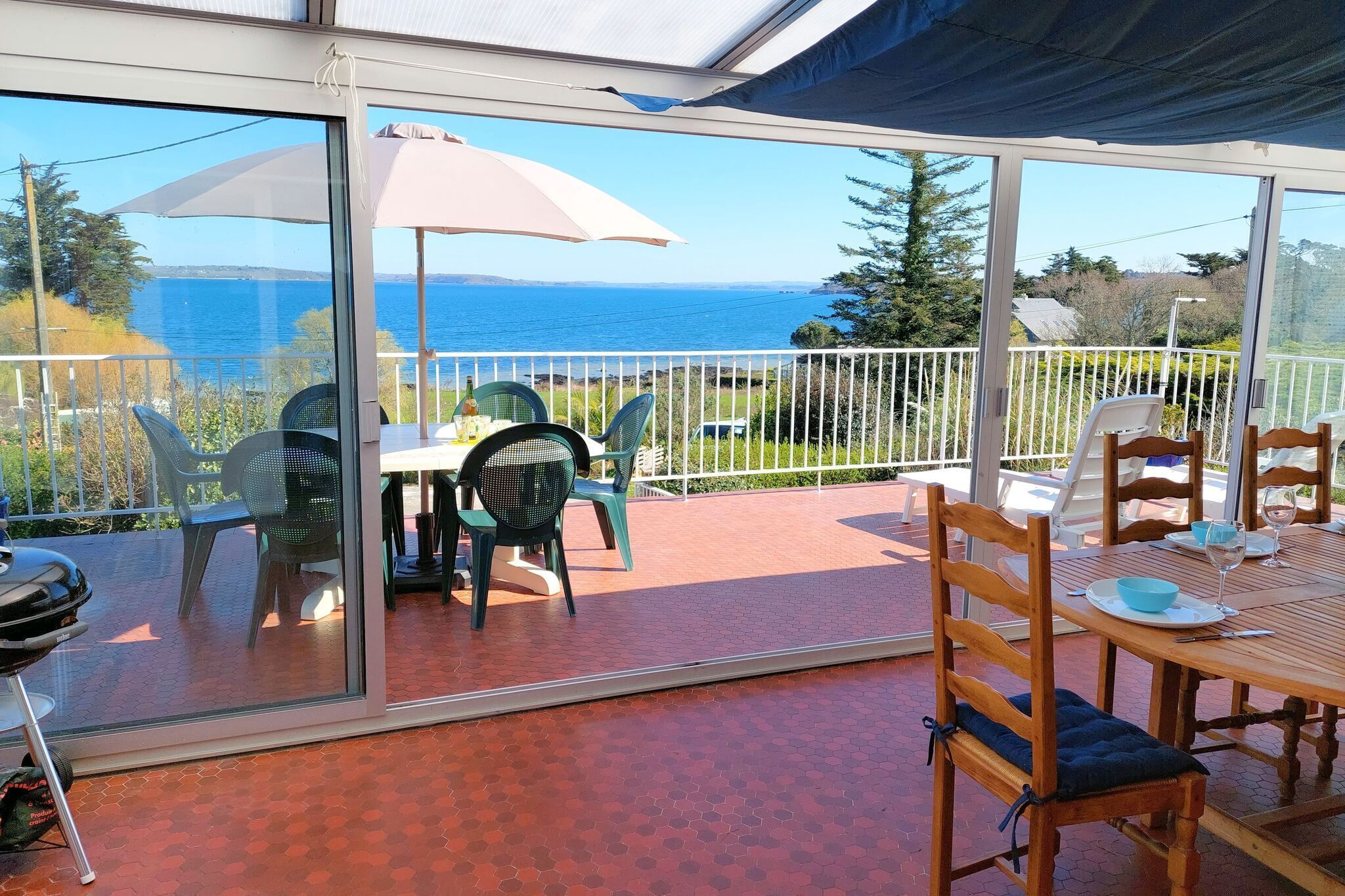 Holiday home with fantastic sea views on the Crozon Peninsula