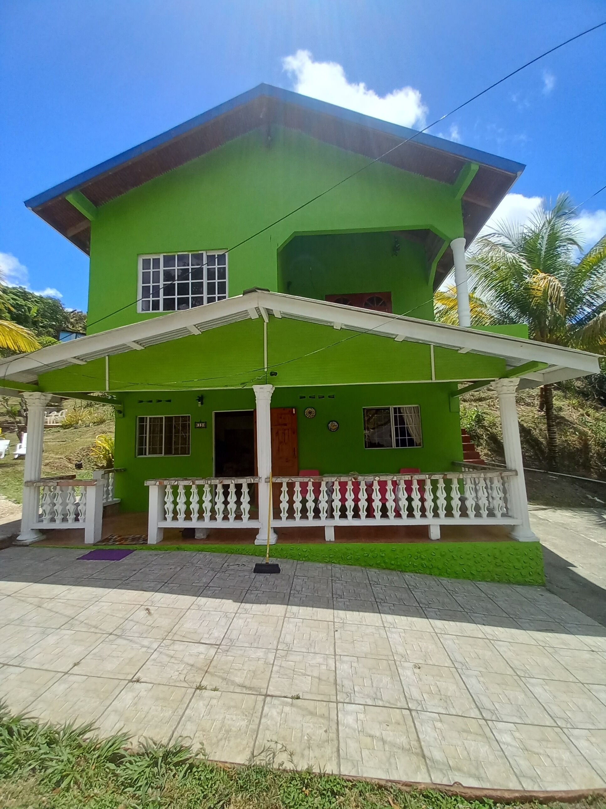 Nature surrounded apartment w/pool and 5 minuets away from the beach!
