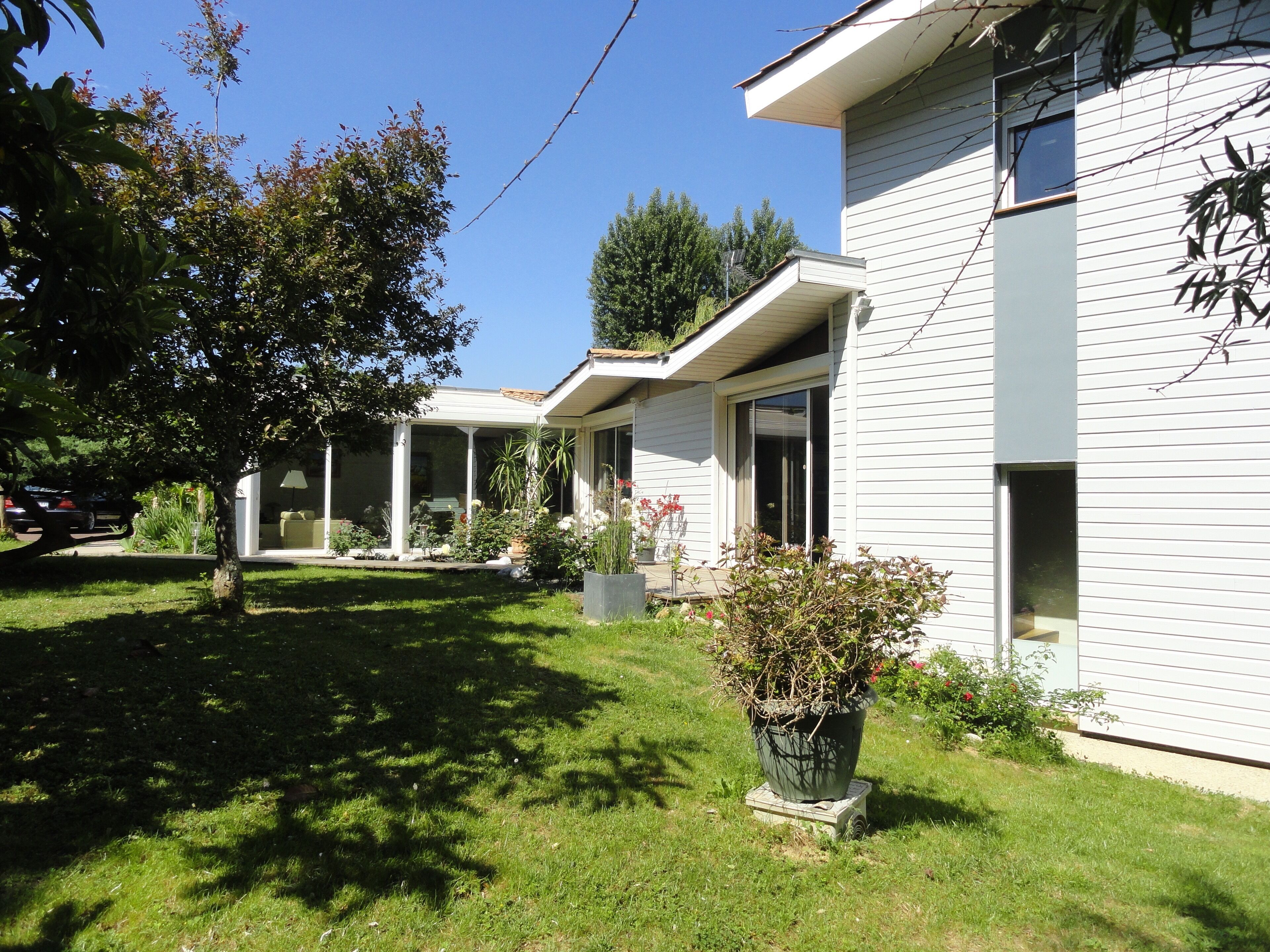 Bed and breakfast near Bordeaux and the vineyards of st. Emilion