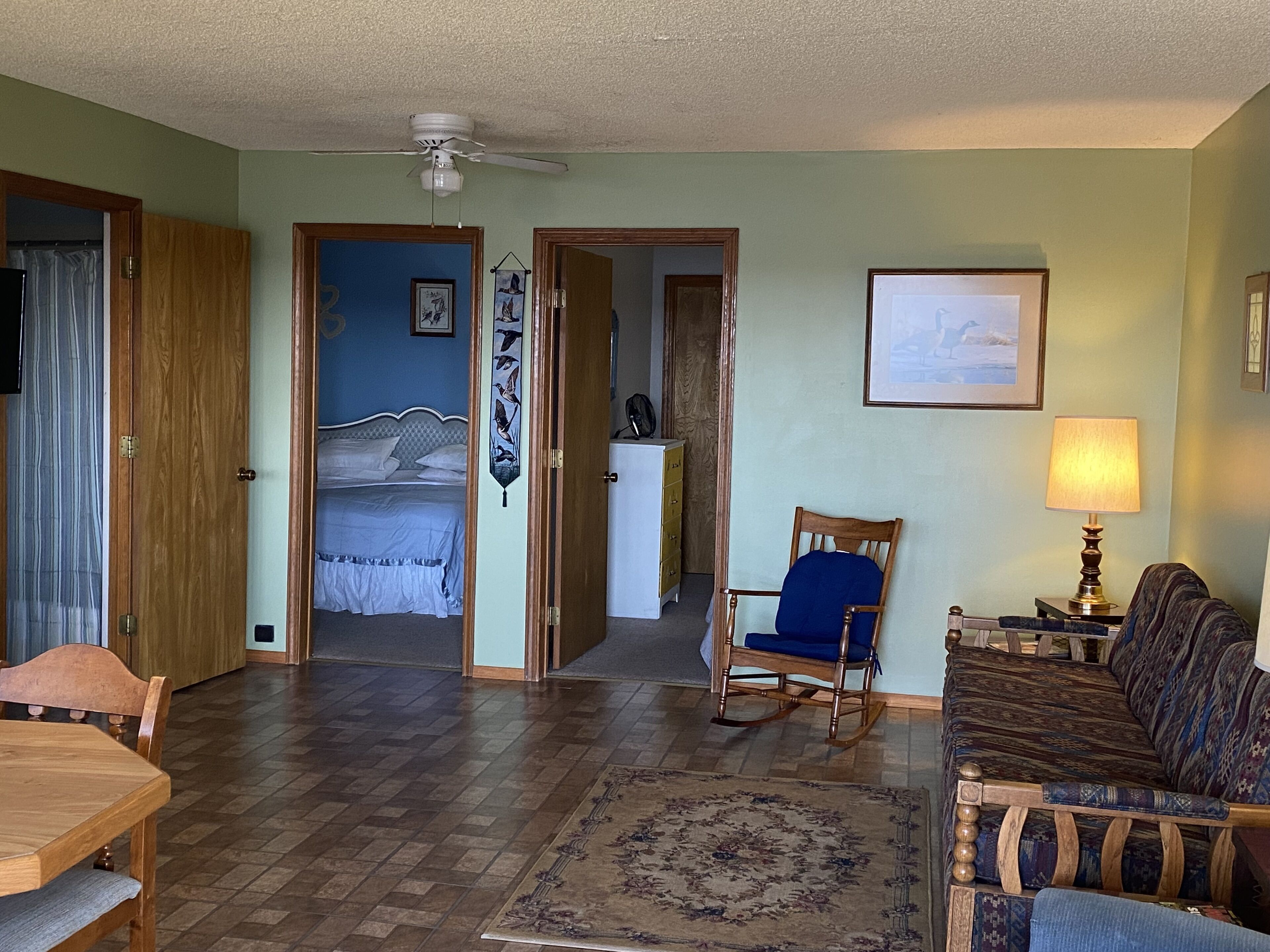 Spacious 2 bedroom condo with stunning lake view #11