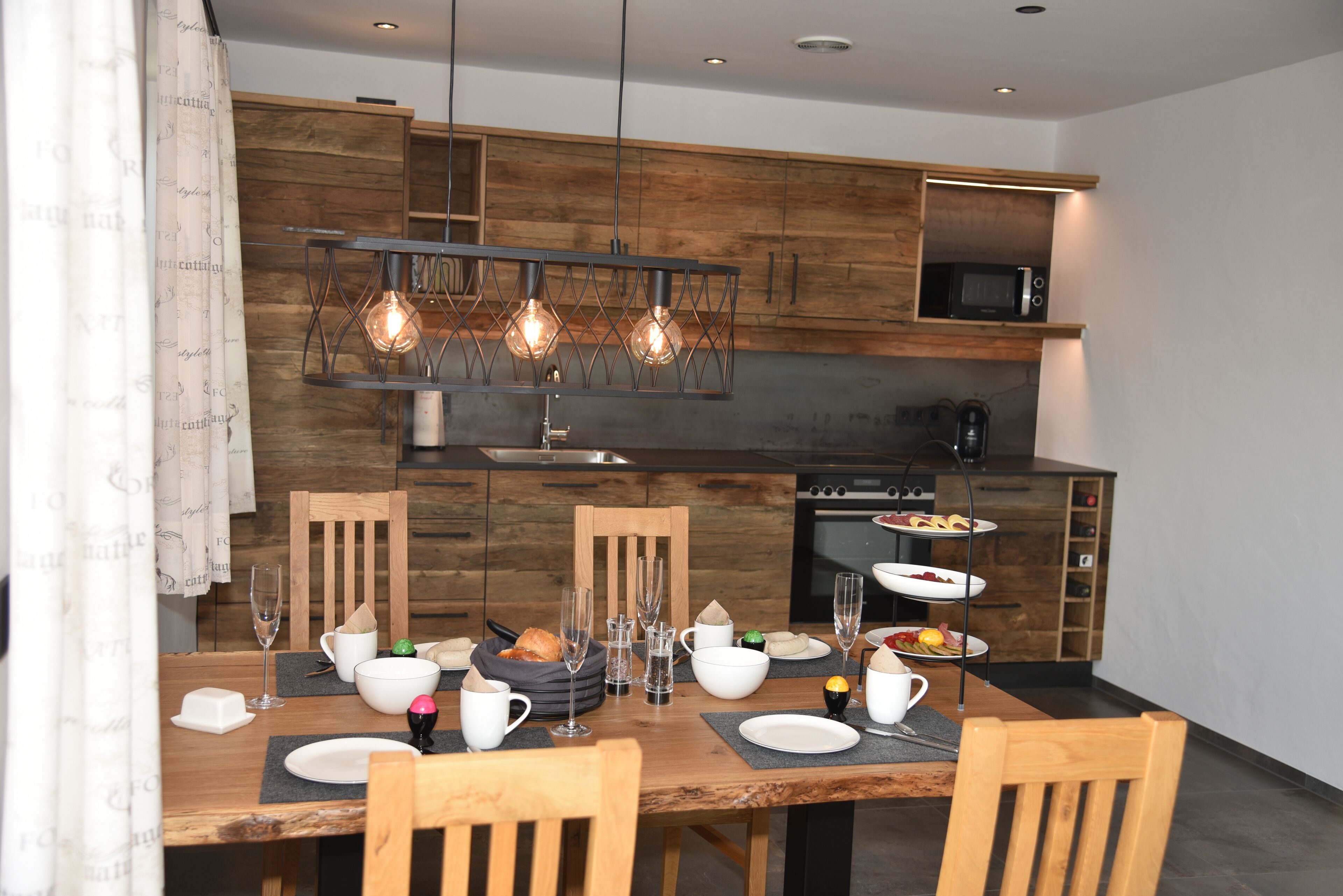 Cozy holiday chalet with top equipment - snails on the upper floor - near Chiemsee 
