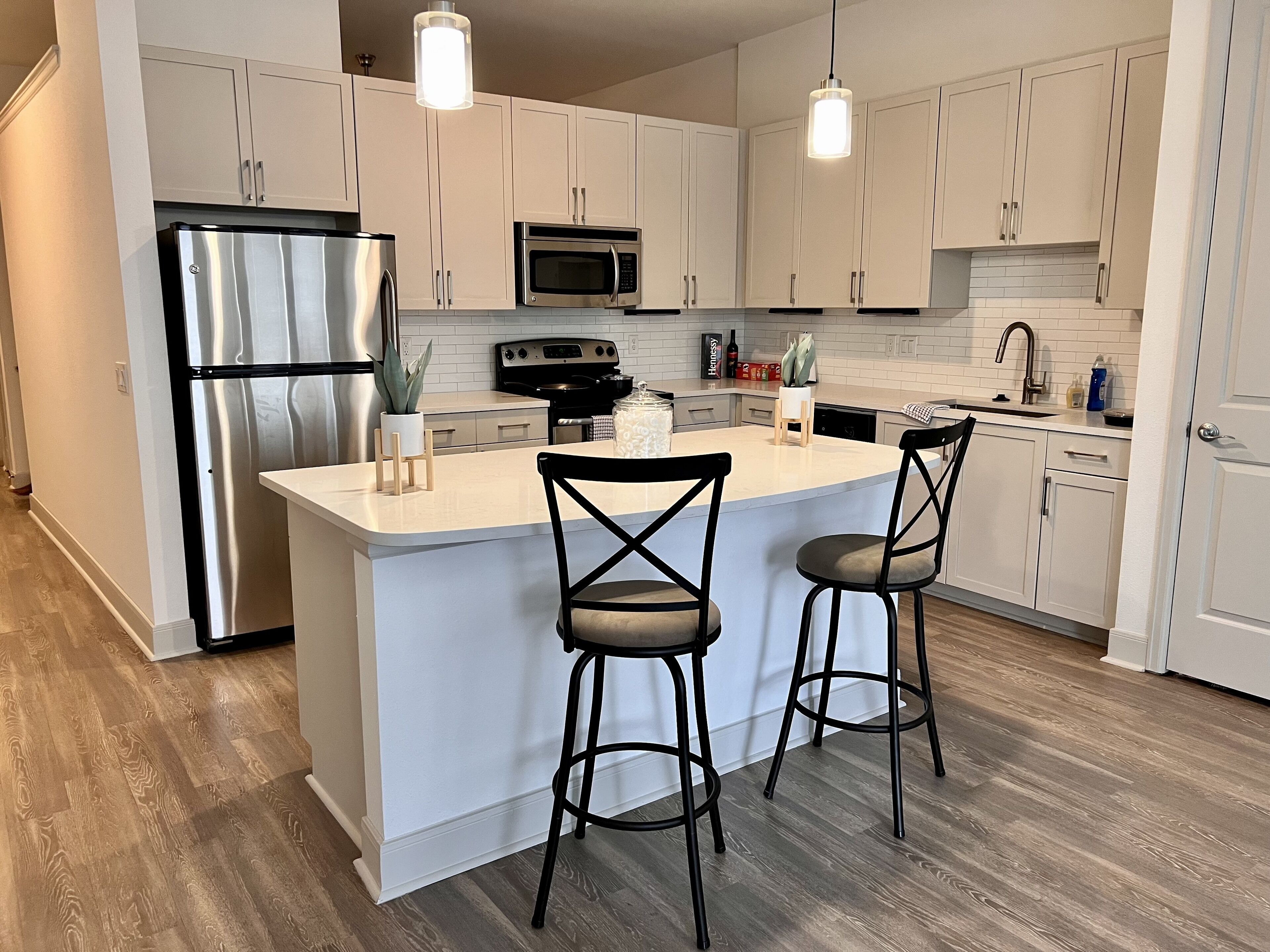 Houston Condo mins to Galleria + Shopping + City