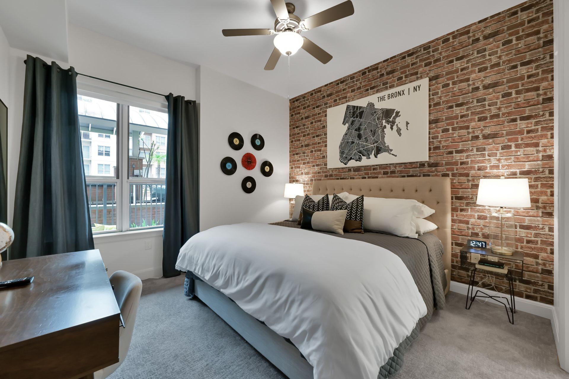 Walking Distance to Dine & Shop, Resort-Style Pool, Amenities, Lux Apt