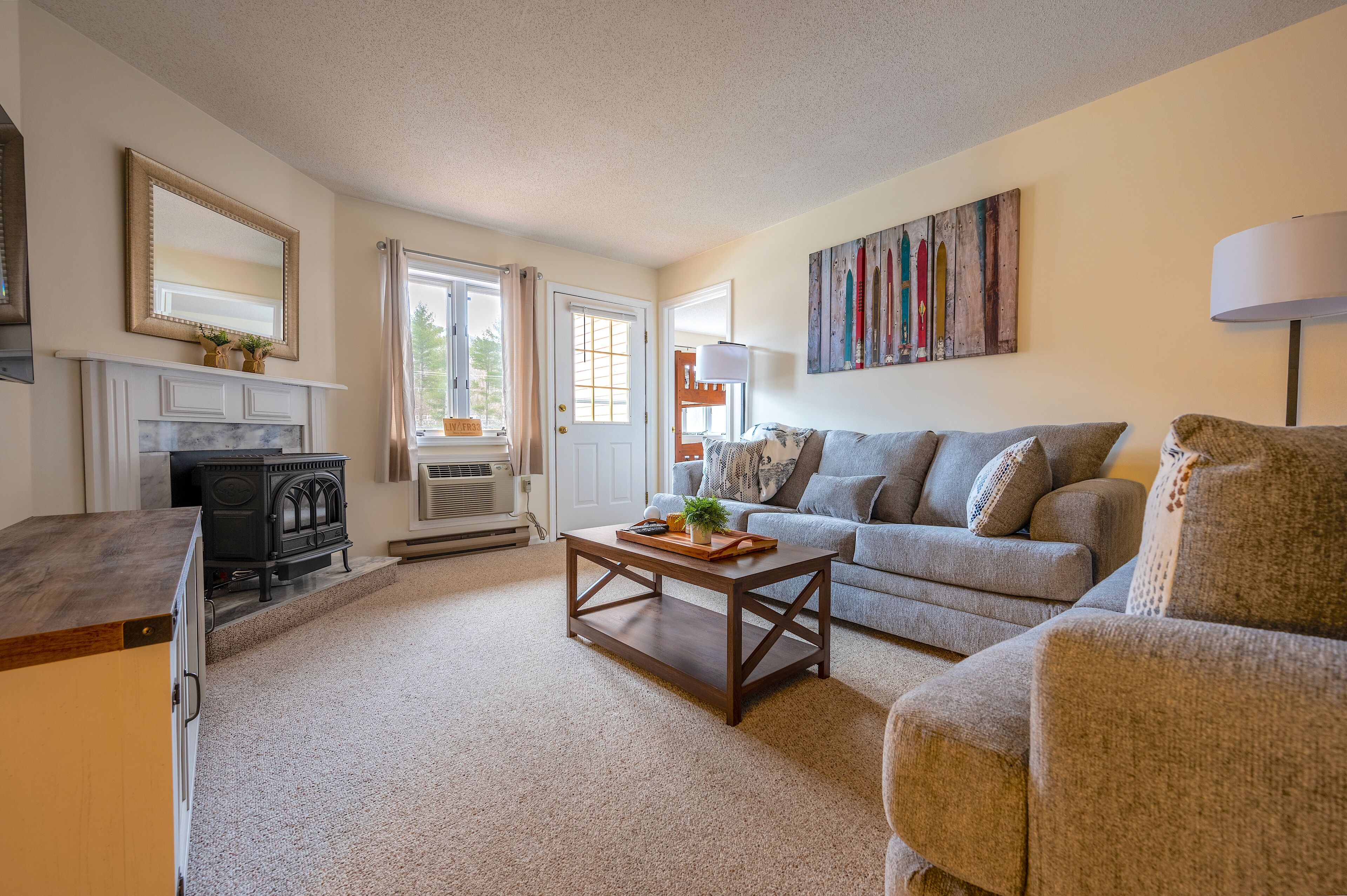 Spectacular 2bed/2bath Mountain View Condo