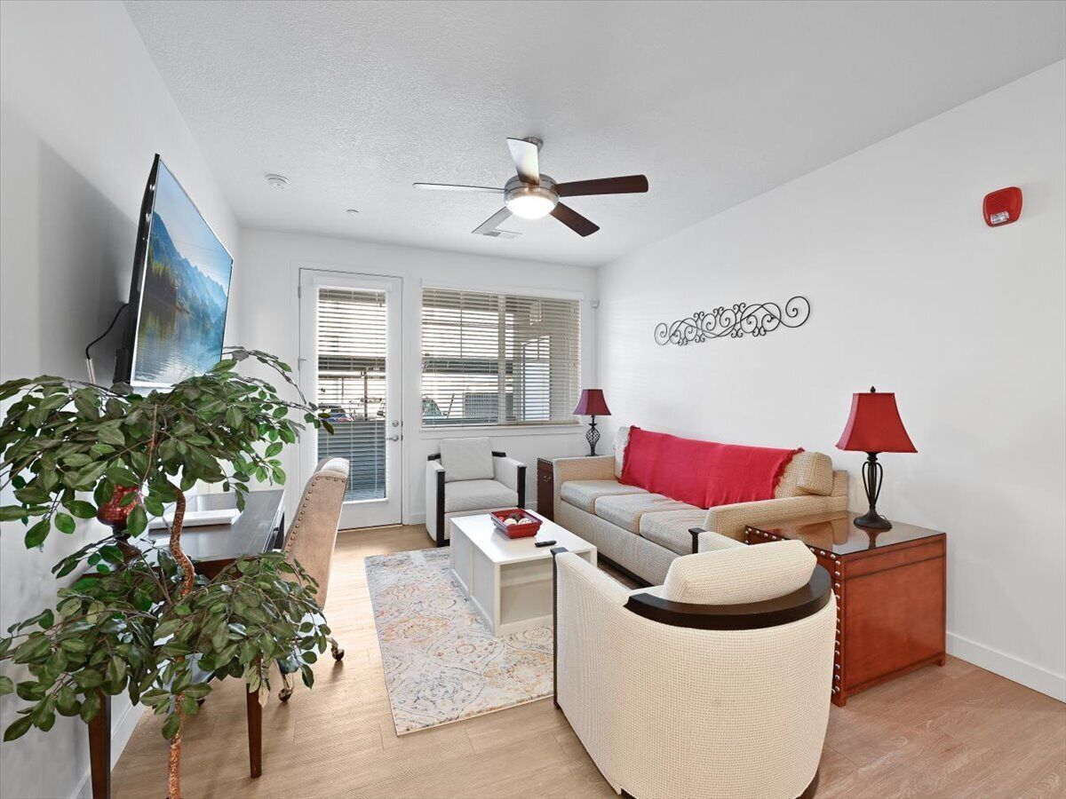 Fantastic Location!, Comfy Beds, Hot Tub, Gym