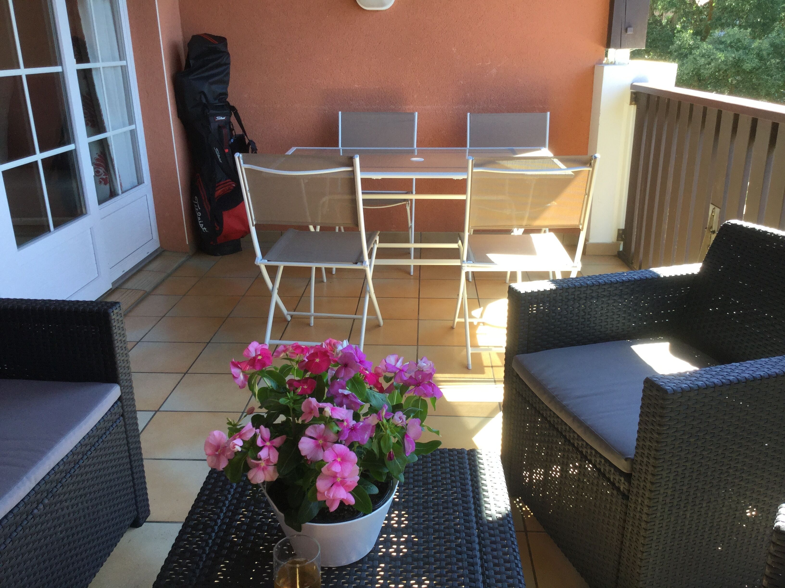 Beautiful Apartment with swimming pool 4 to 6 people in MOLIETS ET MAA –